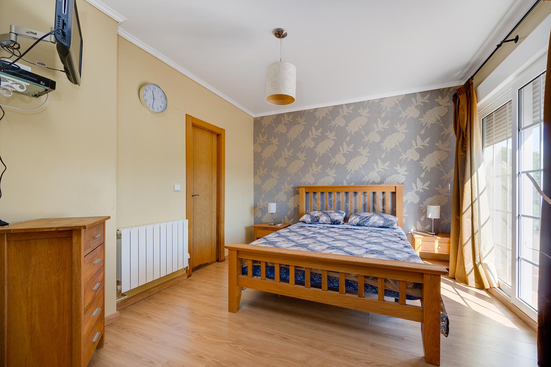 Master bedroom in villa for sale in Orihuela Costa