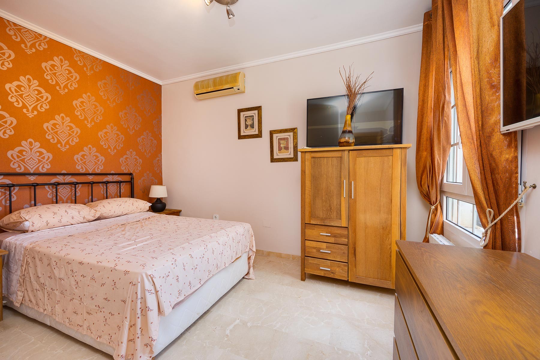Kitchen in villa for sale in Orihuela Costa