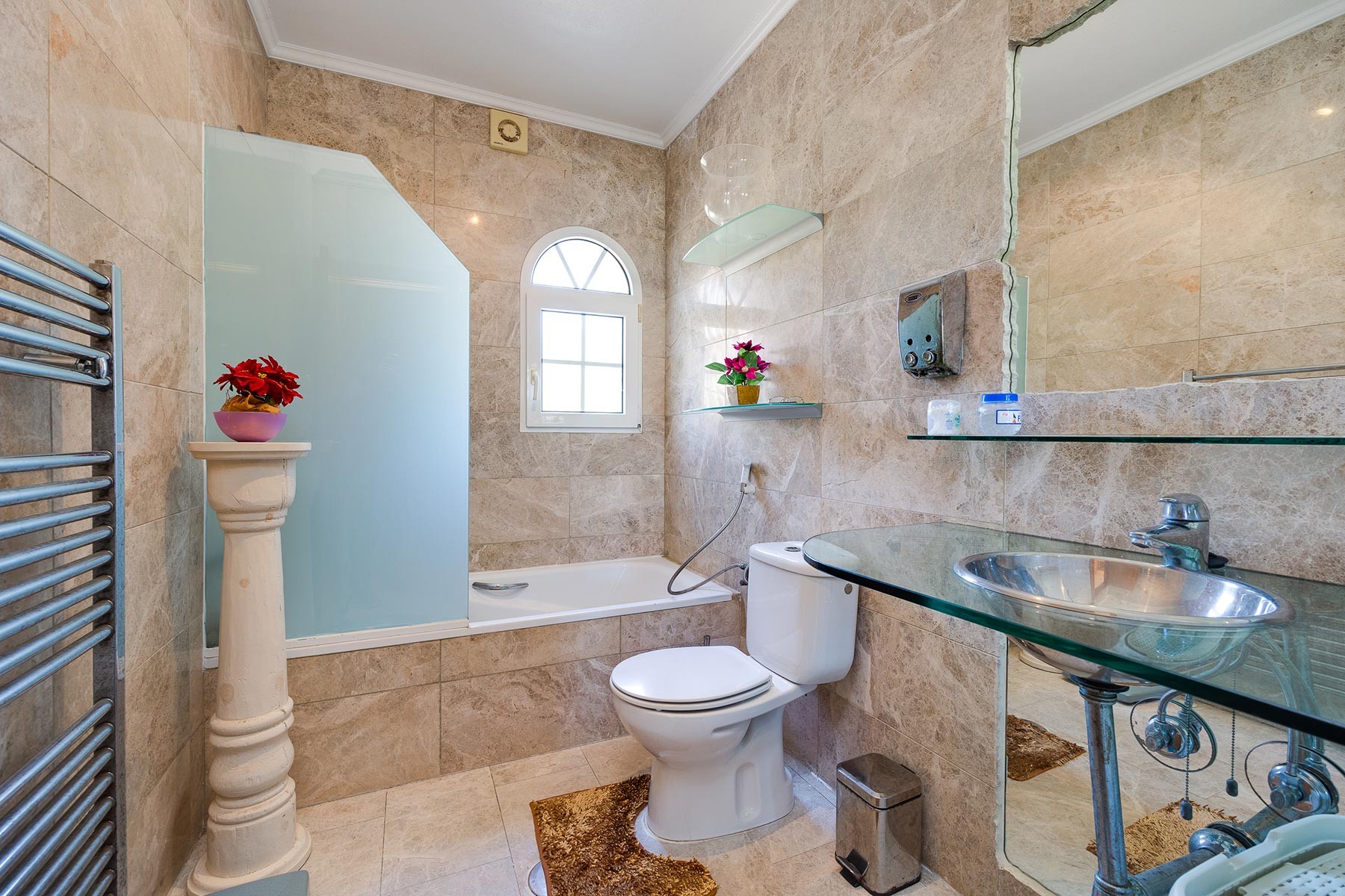 Bathroom in villa for sale in Orihuela Costa