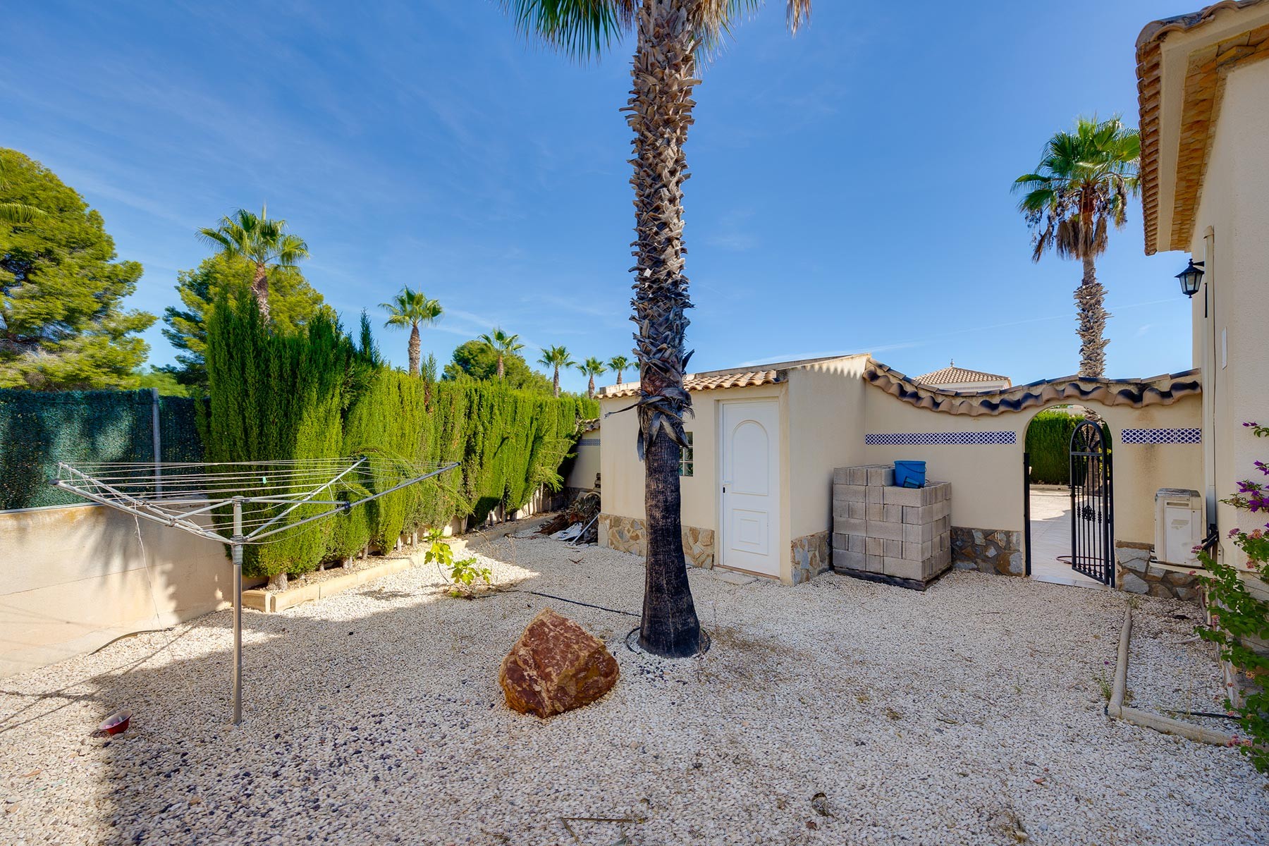 Exterior view in villa for sale in Orihuela Costa