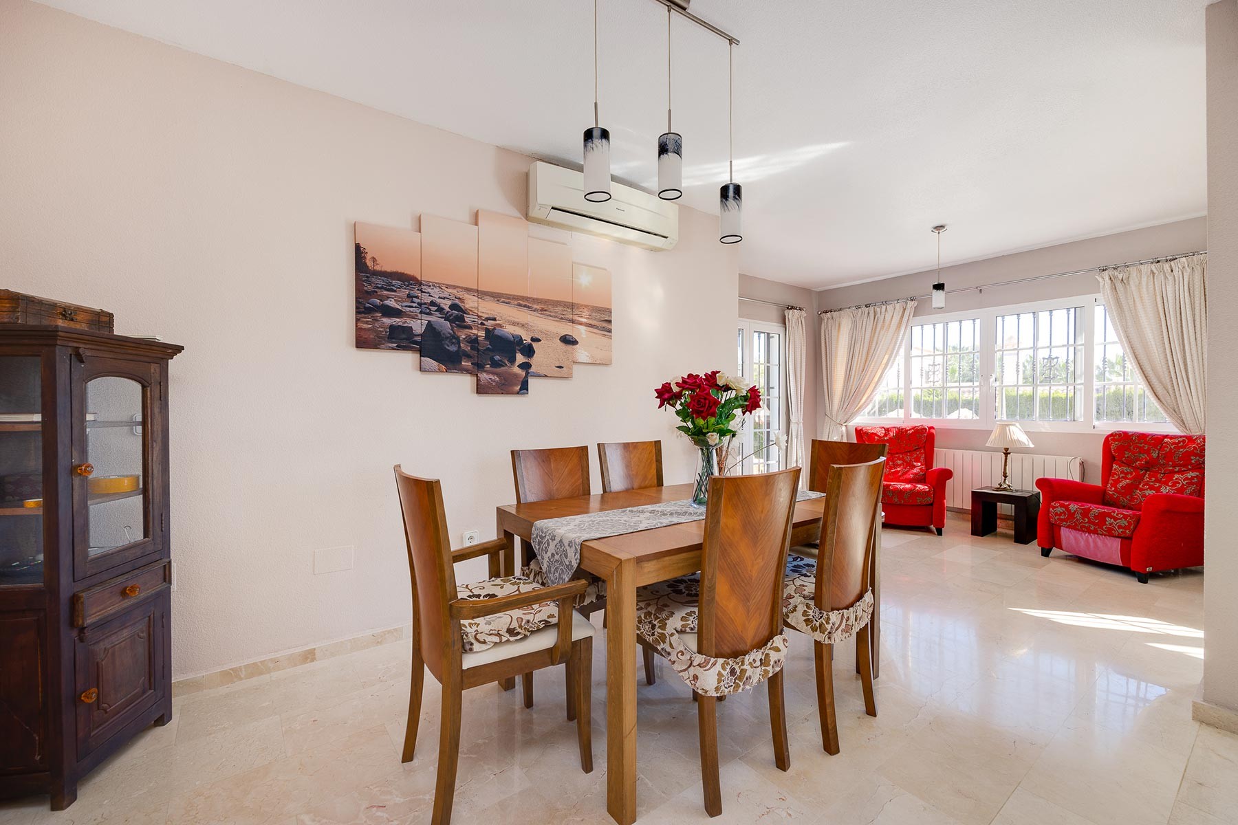 Dining area in villa for sale in Orihuela Costa