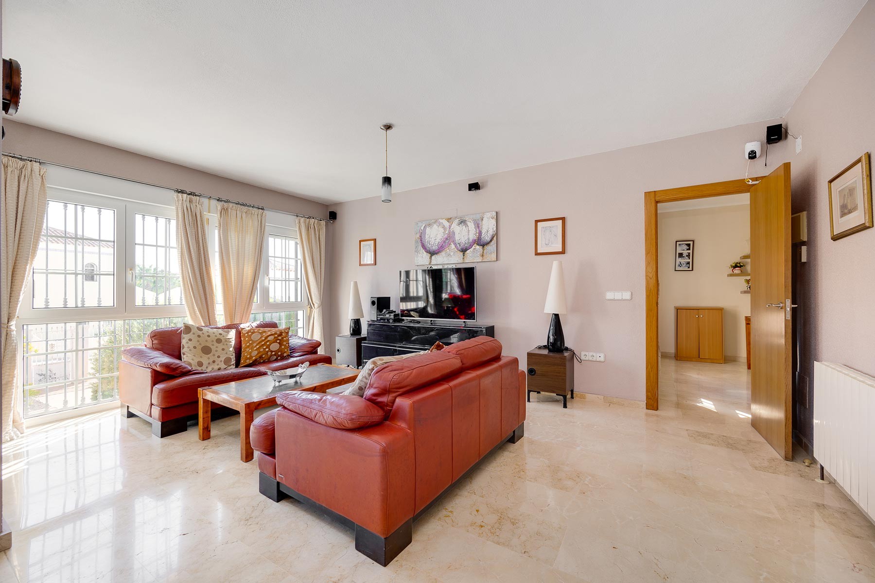 Bedroom in villa for sale in Orihuela Costa