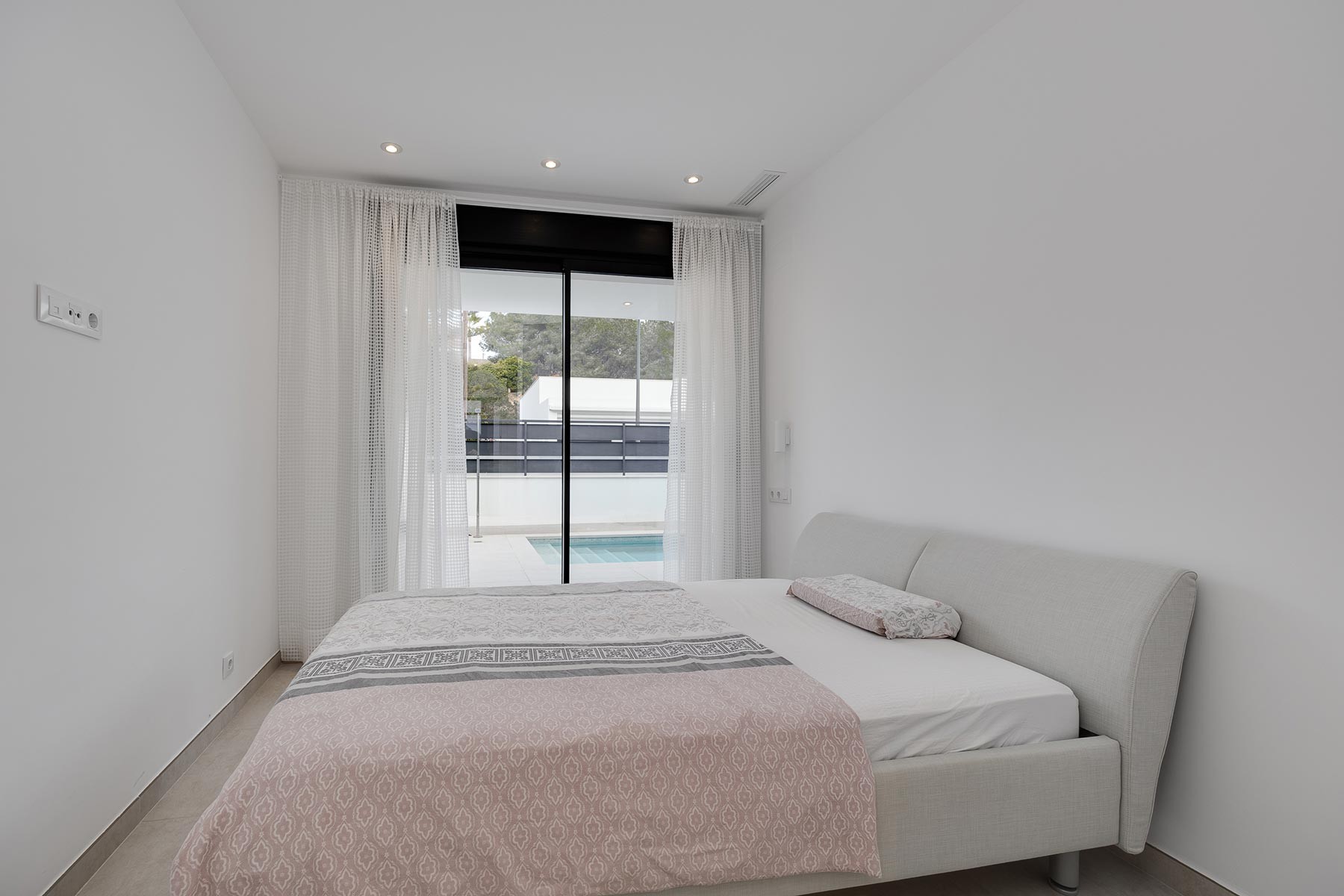 Terrace in villa for sale in Pinar de Campoverde