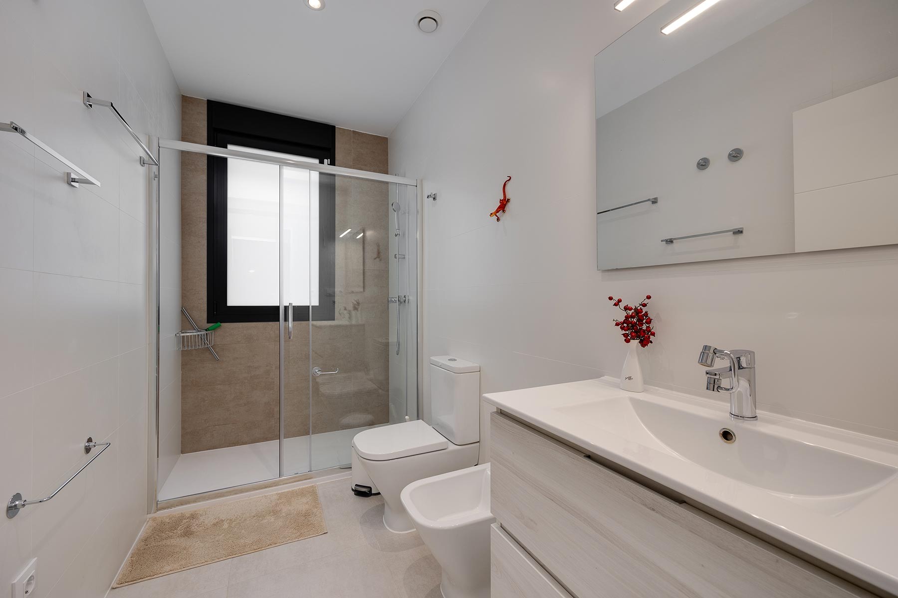 Bedroom in villa for sale in Pinar de Campoverde