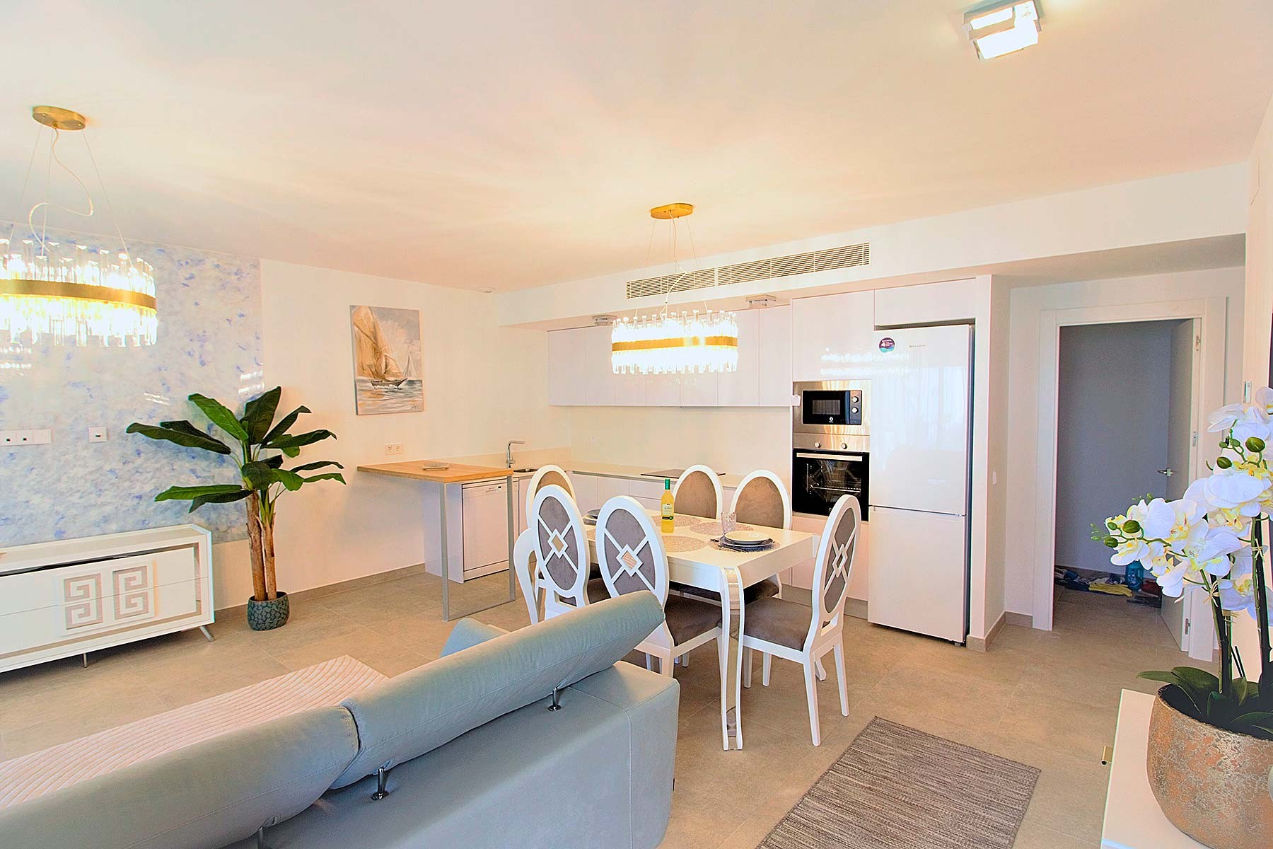 Bedroom in apartment for sale in Santa Pola