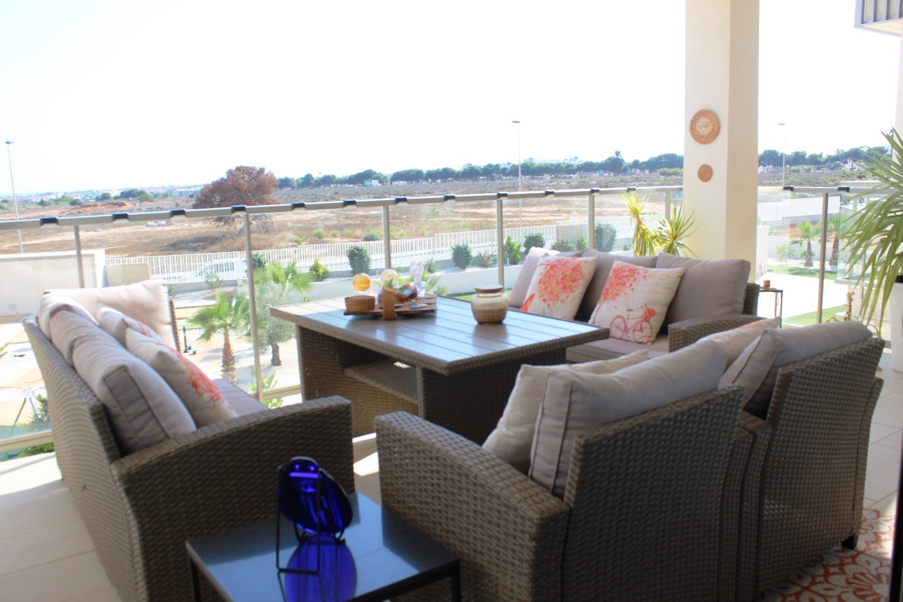 Terrace in apartment for sale in Villamartin