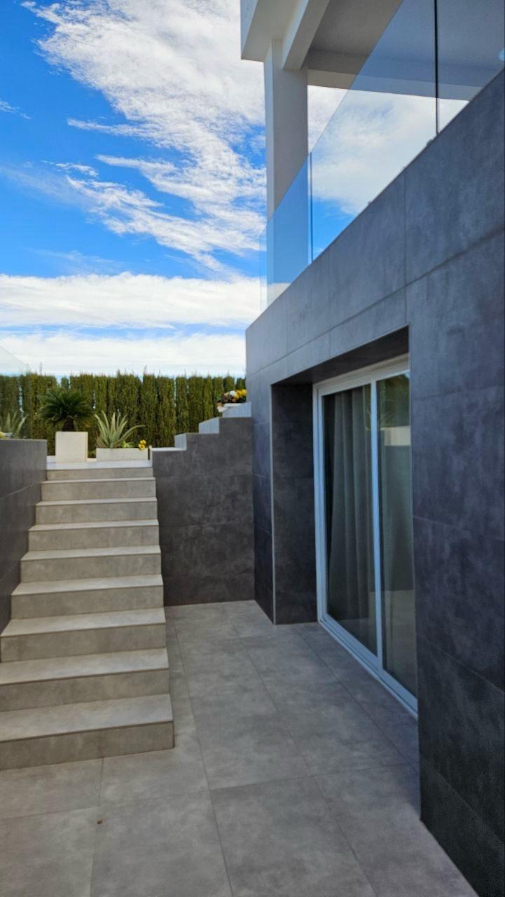 Pool area in villa for sale in Orihuela