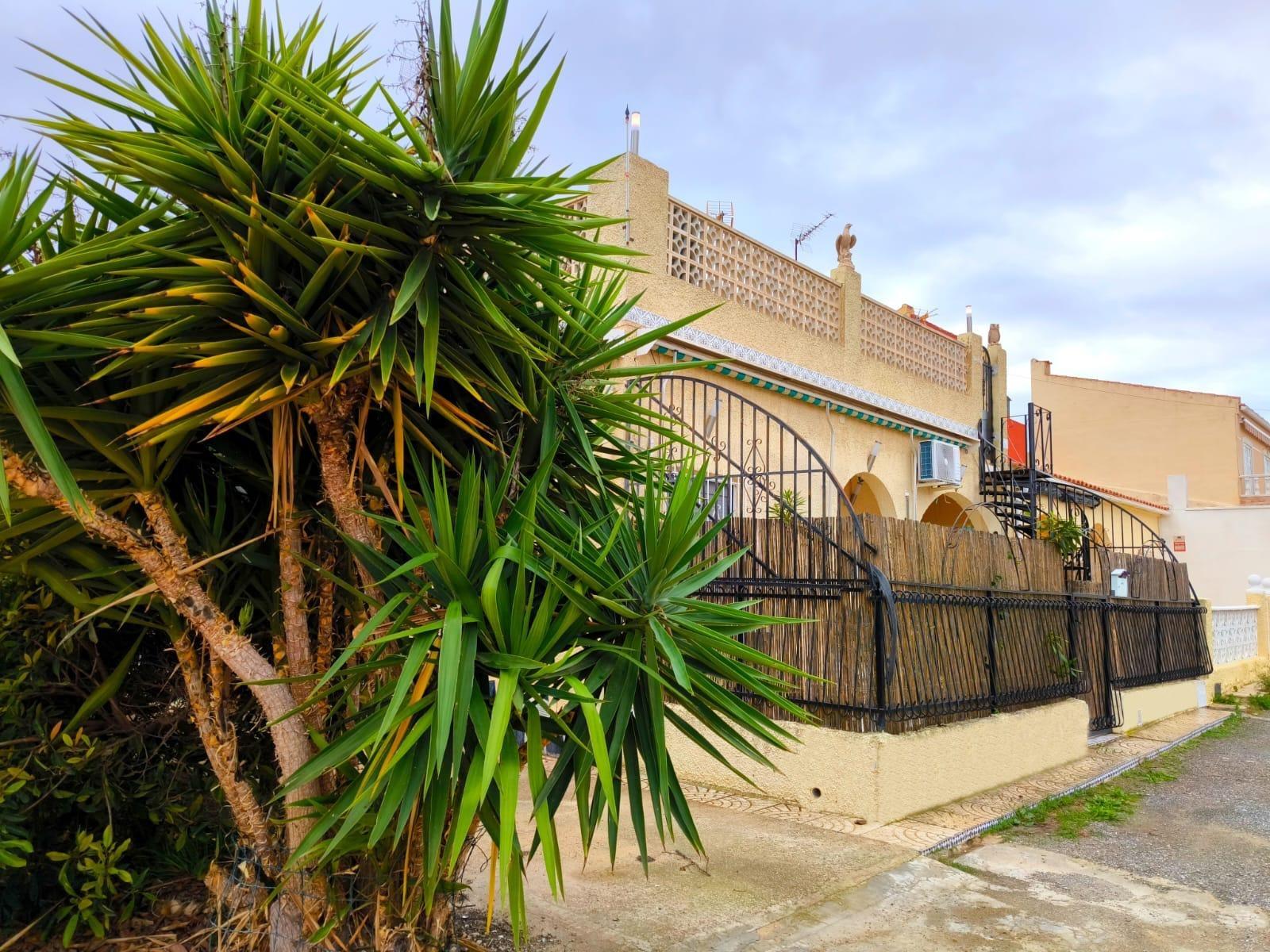 For sale this beautiful house in a very quiet area in the Urbanization La Marina