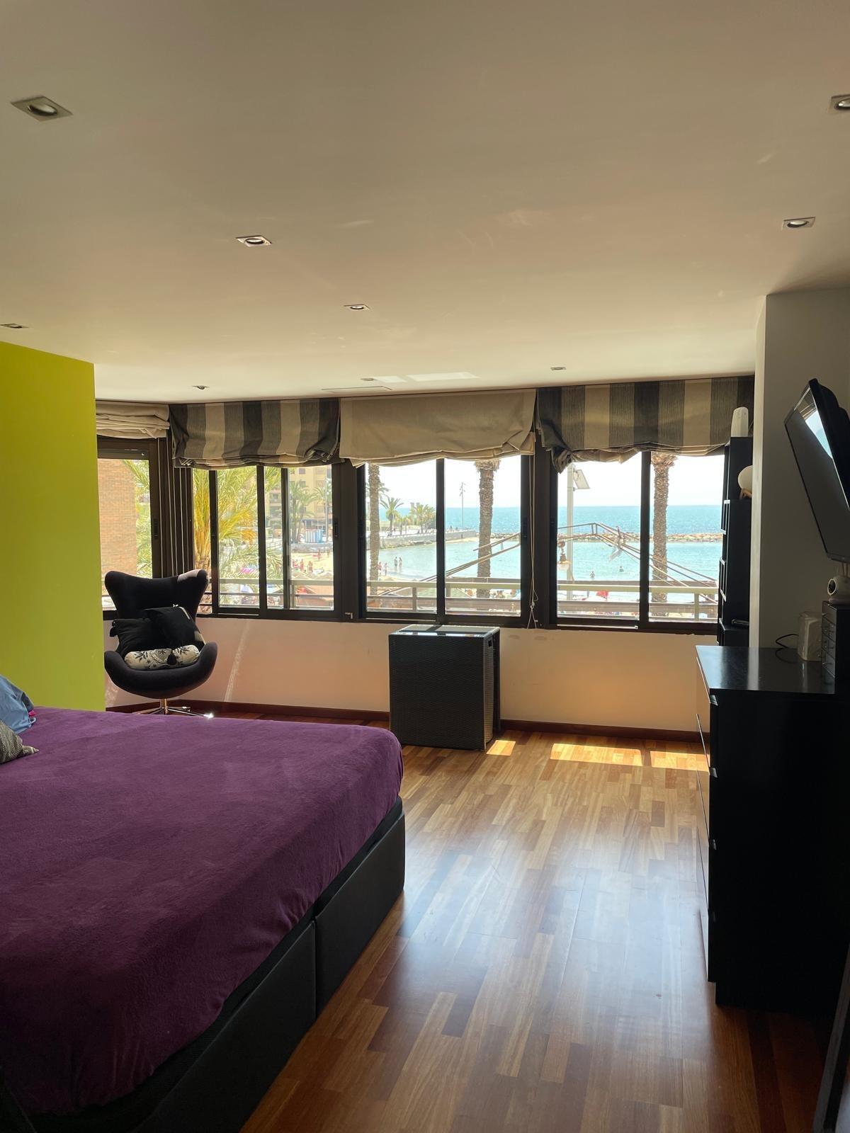 Bathroom in duplex for sale in Torrevieja