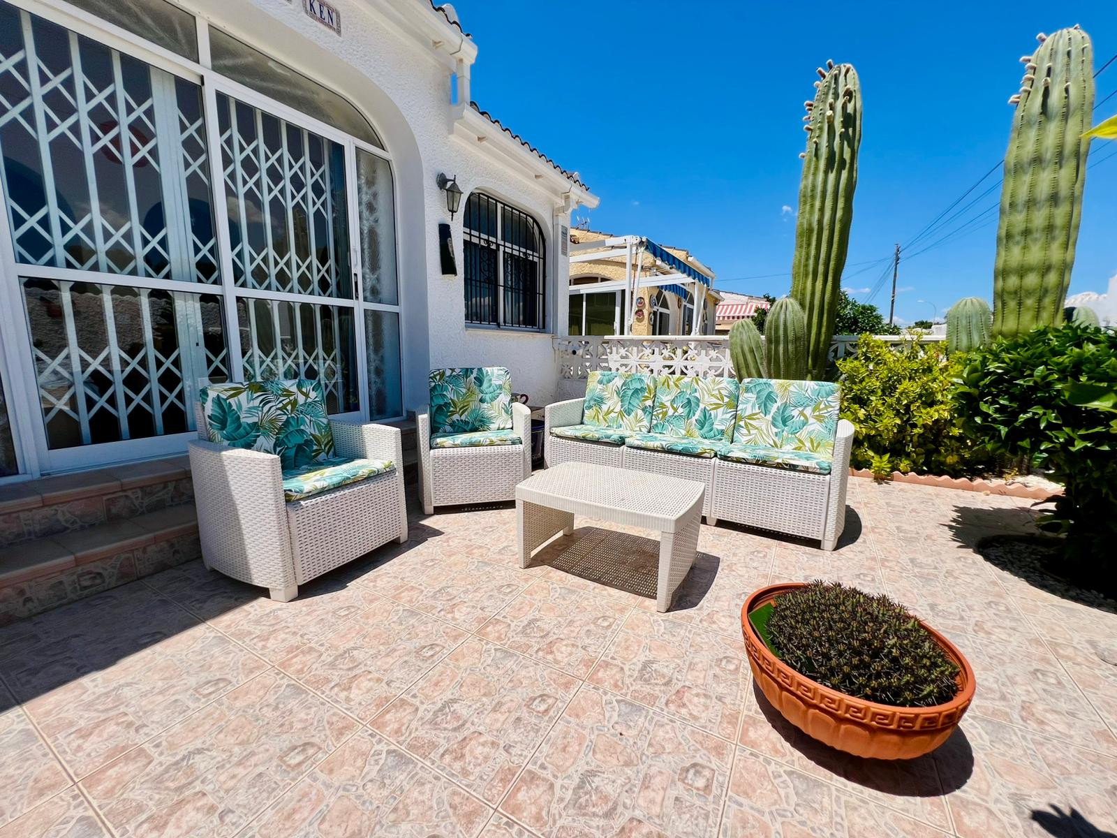 REFERENCE: 015 Property information We present to you a 114 m² townhouse on a 287 m² plot in the San