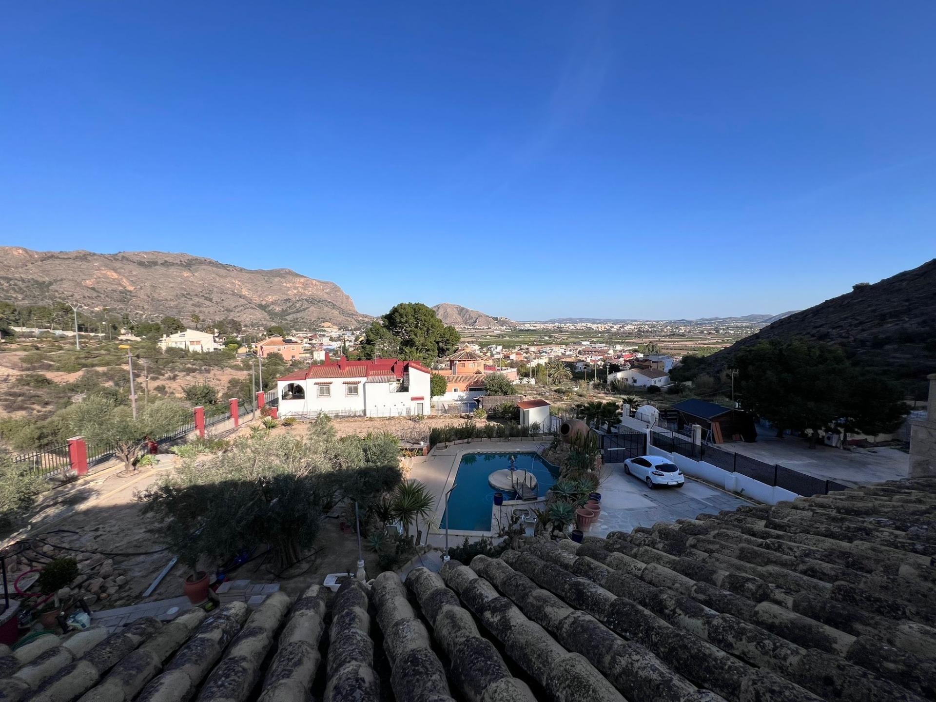 Garden in villa for sale in Orihuela