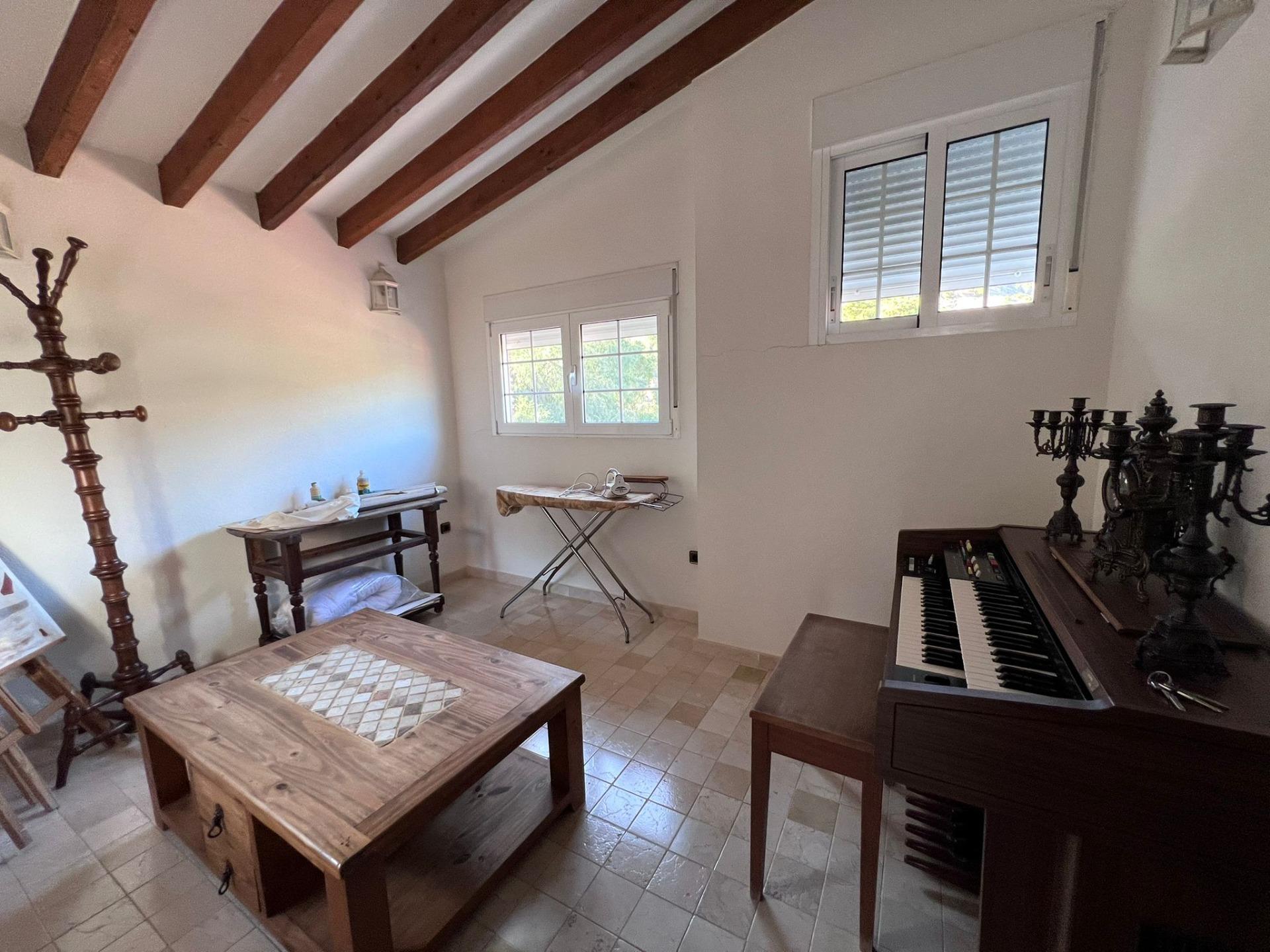 Bedroom in villa for sale in Orihuela