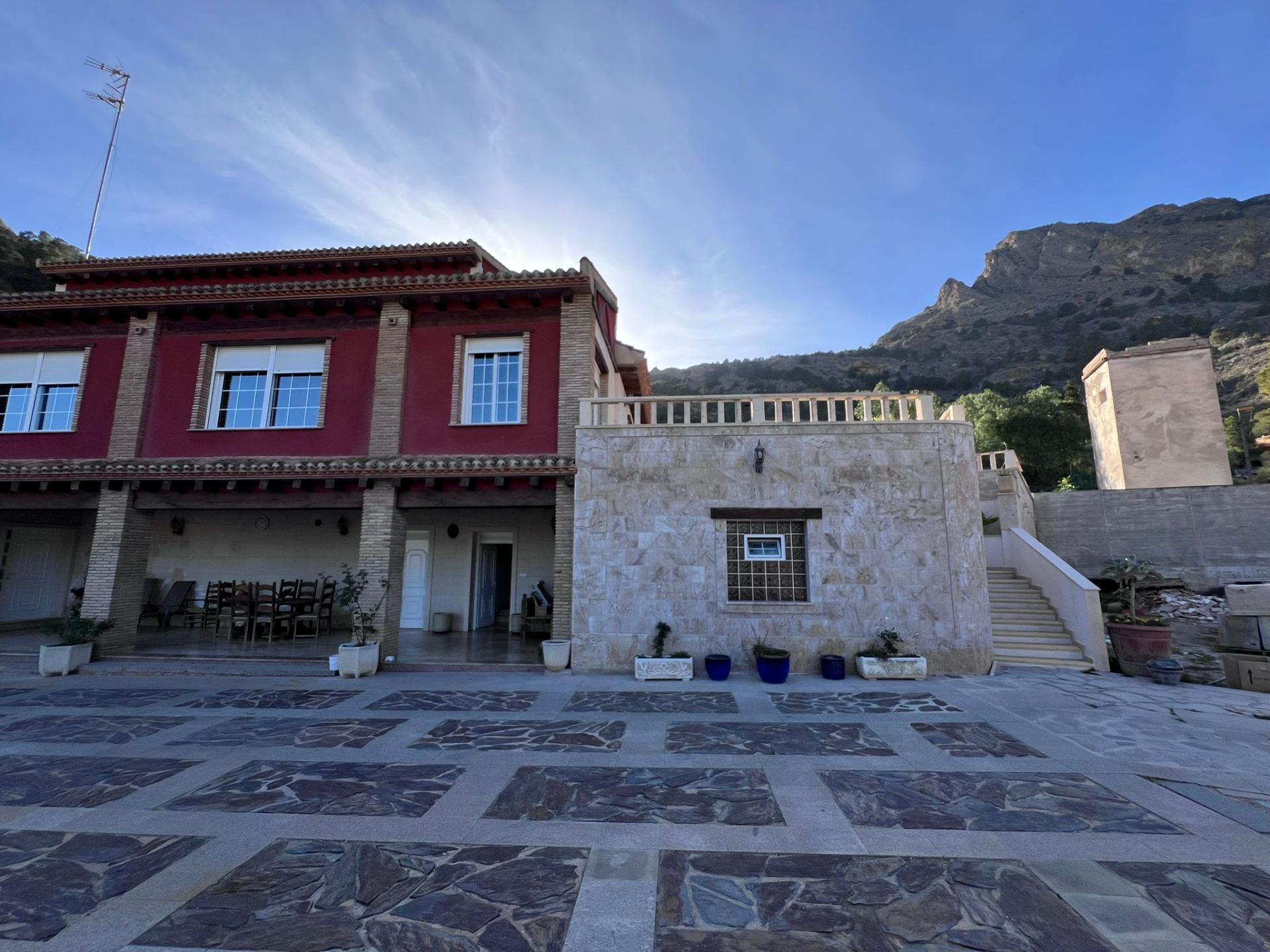 Terrace in villa for sale in Orihuela