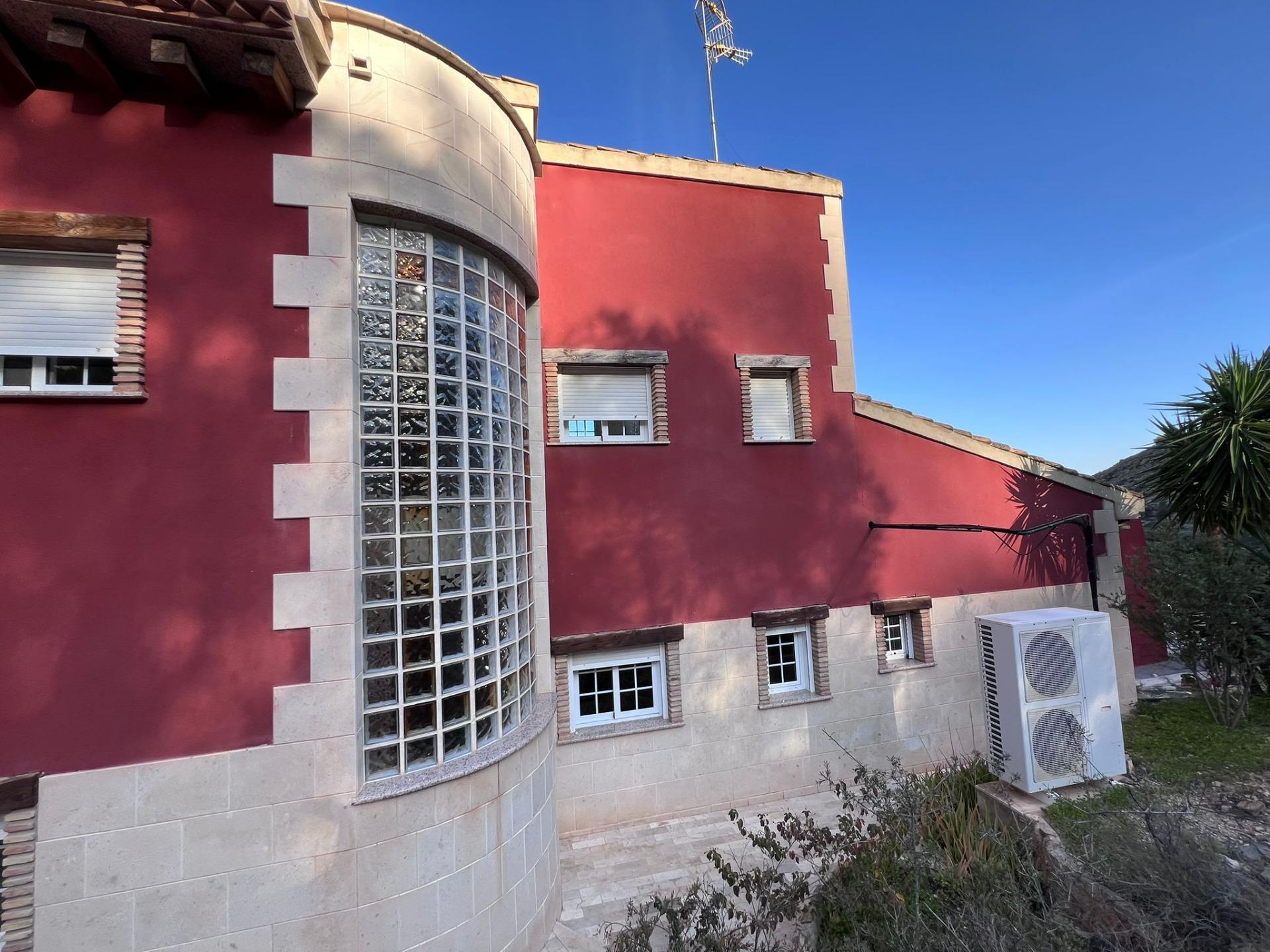 Pool area in villa for sale in Orihuela