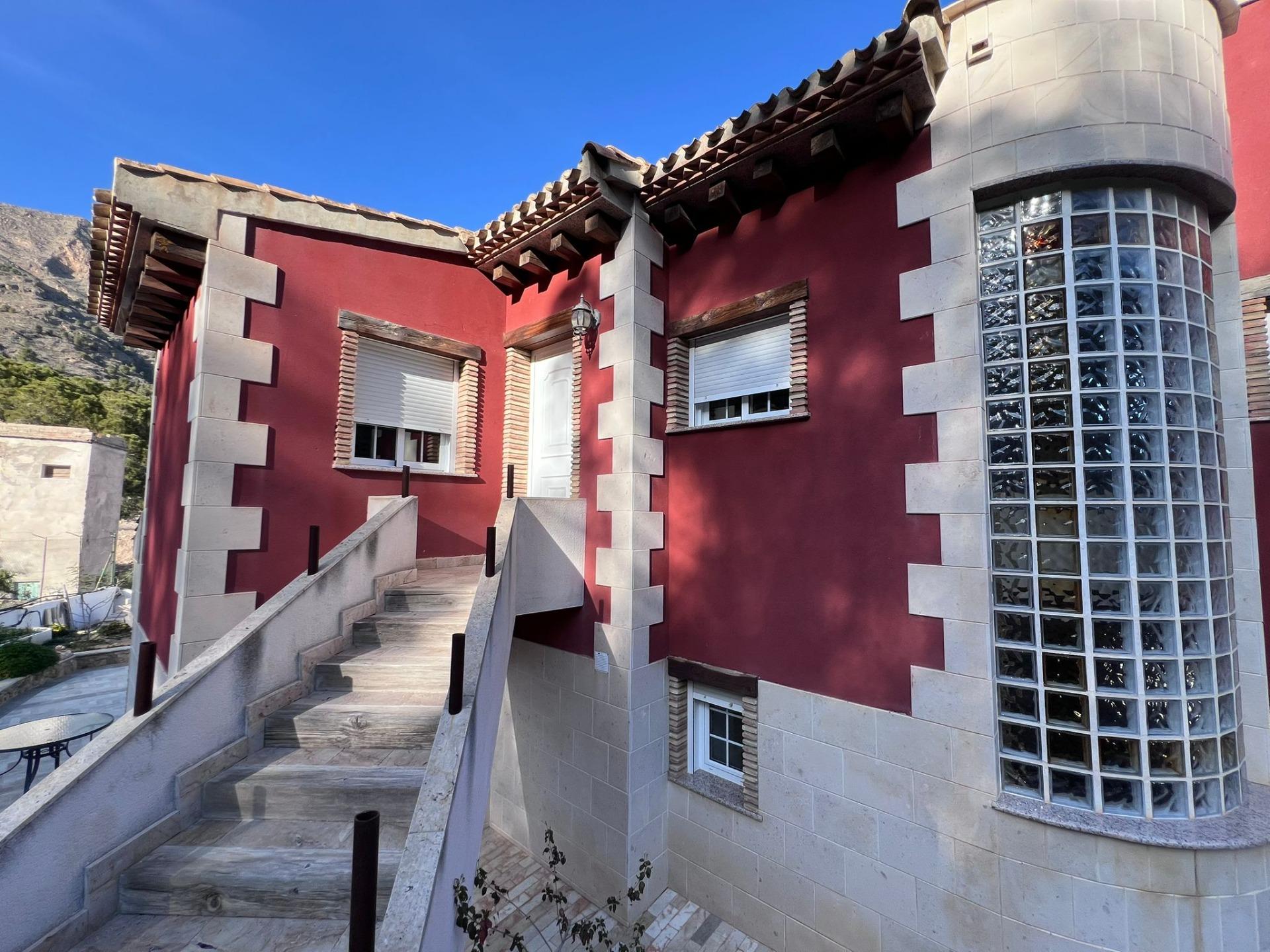 Garden in villa for sale in Orihuela
