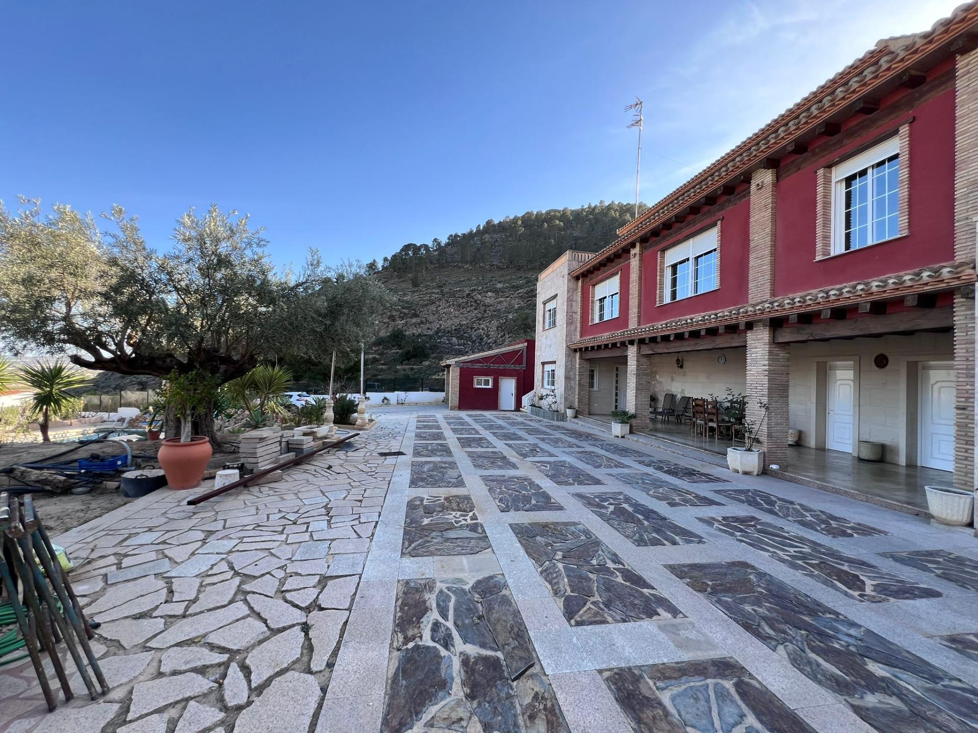 Dining area in villa for sale in Orihuela