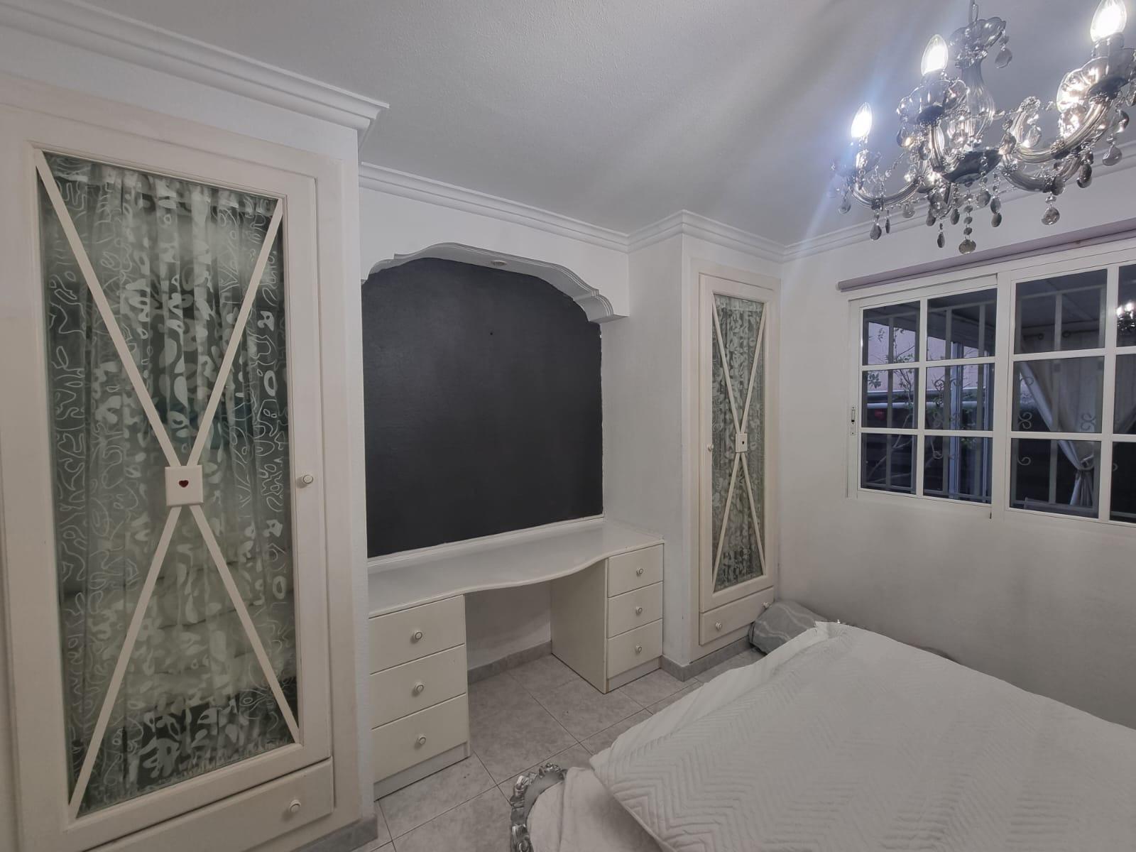 Bedroom in apartment for sale in Torrevieja