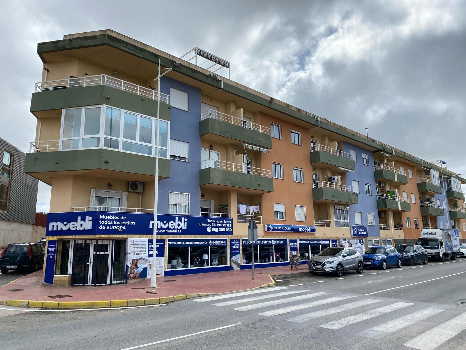 We present this newly renovated apartment located on the second floor of a building in the municipal