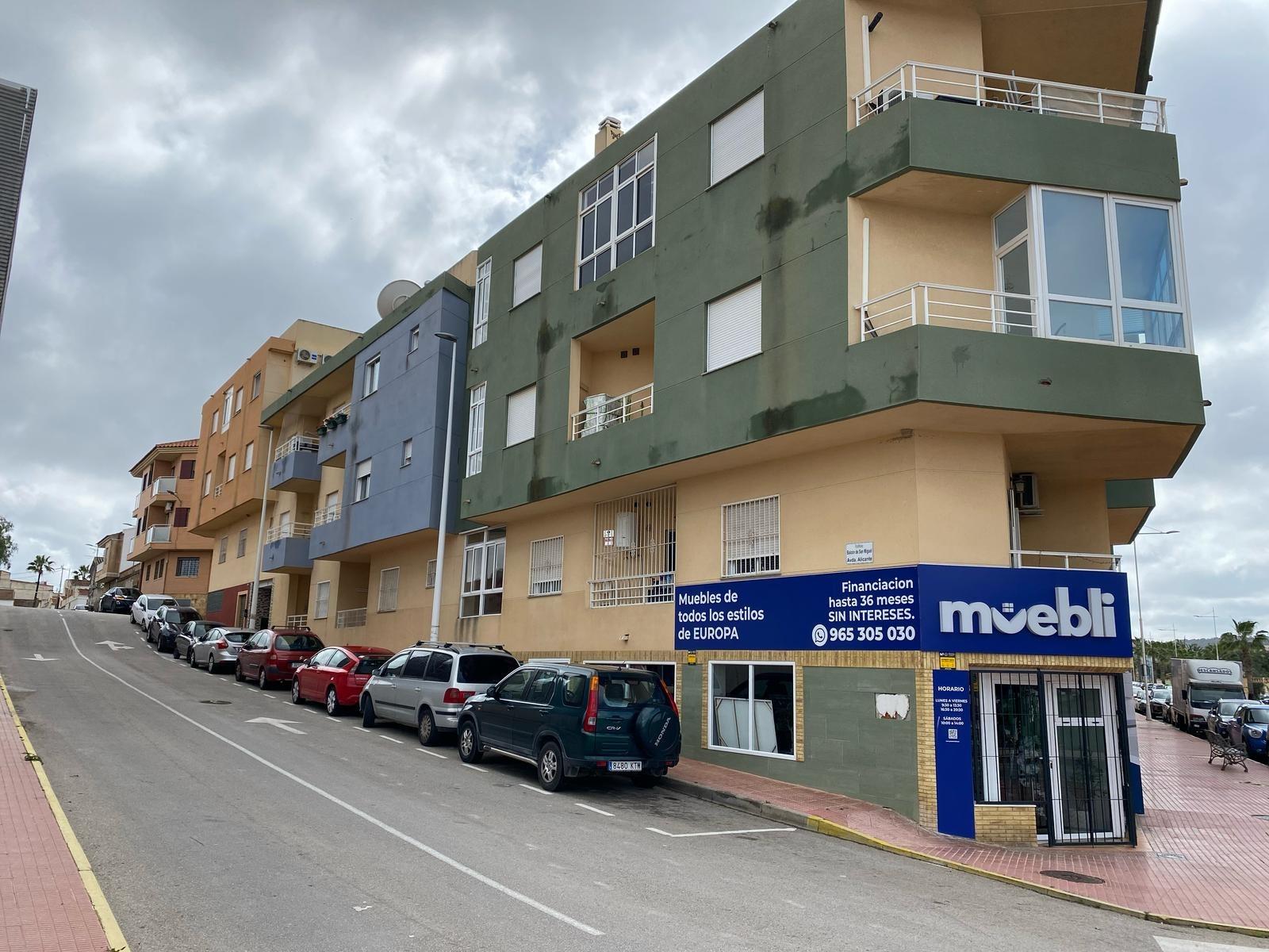 We present this newly renovated apartment located on the second floor of a building in the municipal
