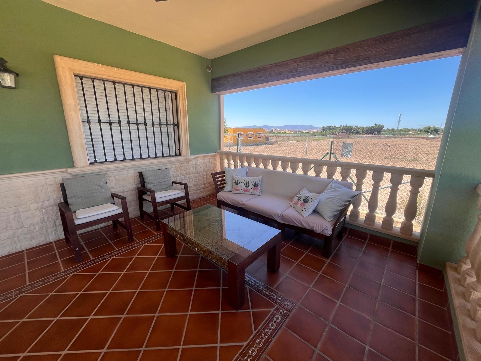 Terrace in finca for sale in Daya Nueva
