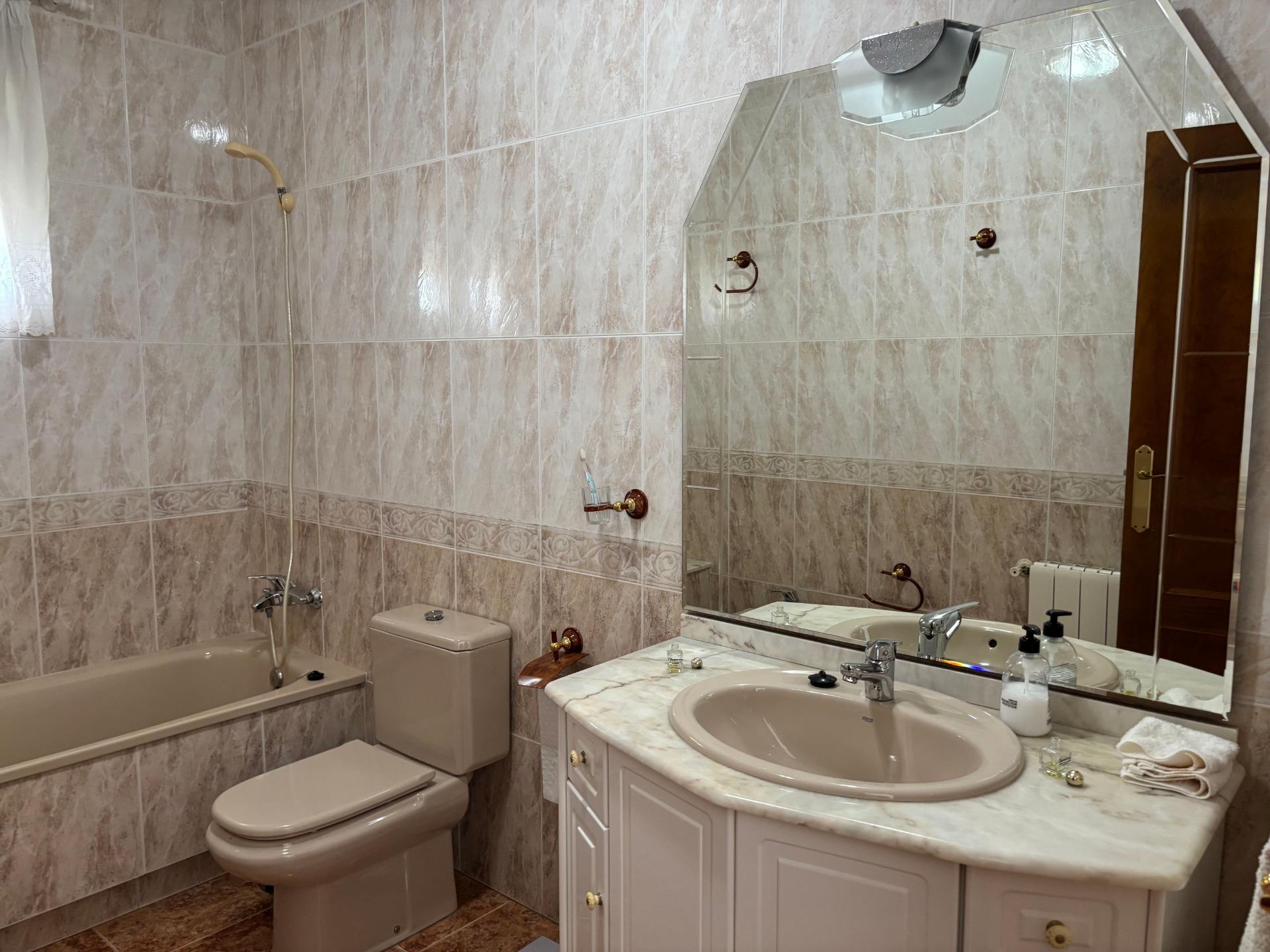 Bedroom in terraced for sale in Formentera del Segura