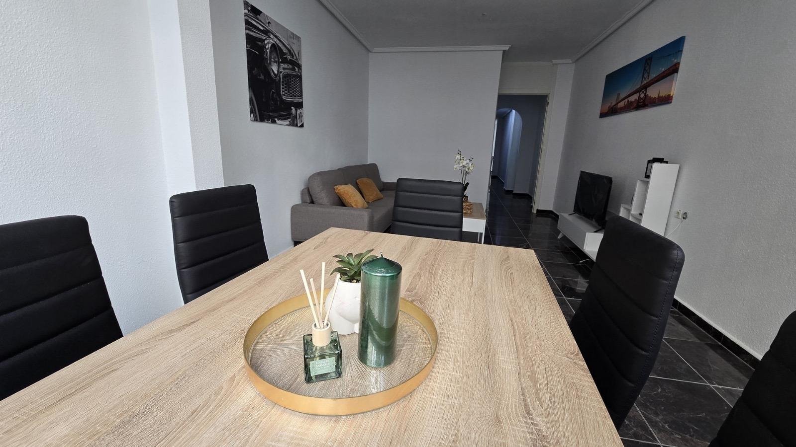 Bedroom in apartment for sale in Torrevieja