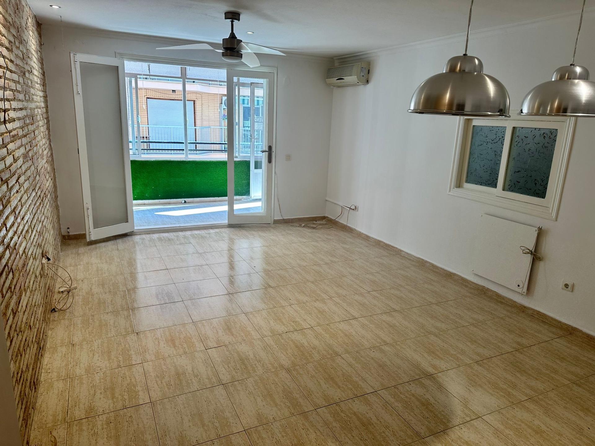 We are happy to present this beautiful 117-square-meter apartment, just 100 meters from the famous A