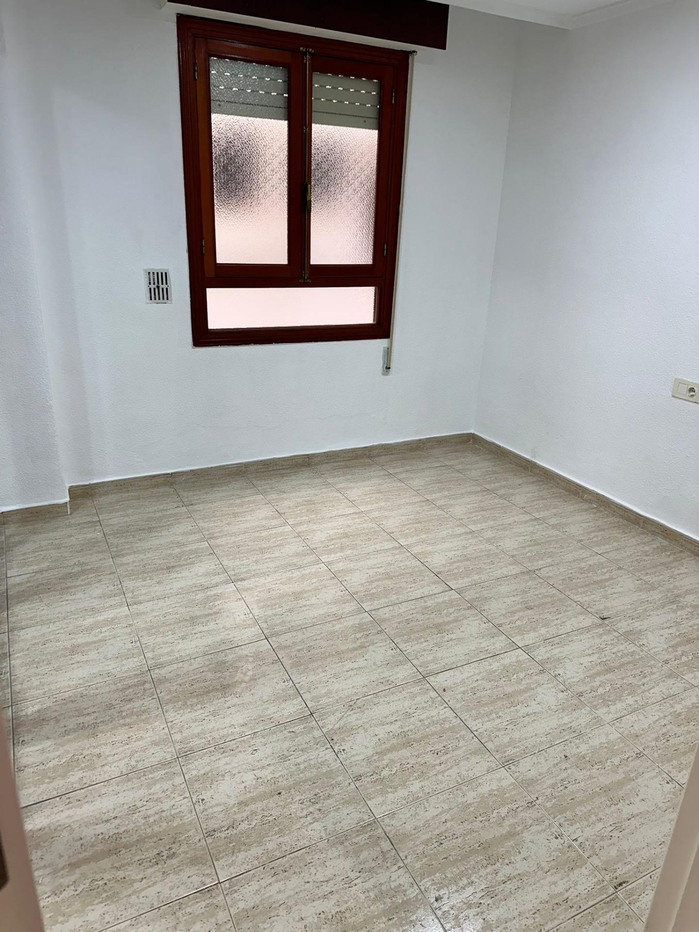 We are happy to present this beautiful 117-square-meter apartment, just 100 meters from the famous A