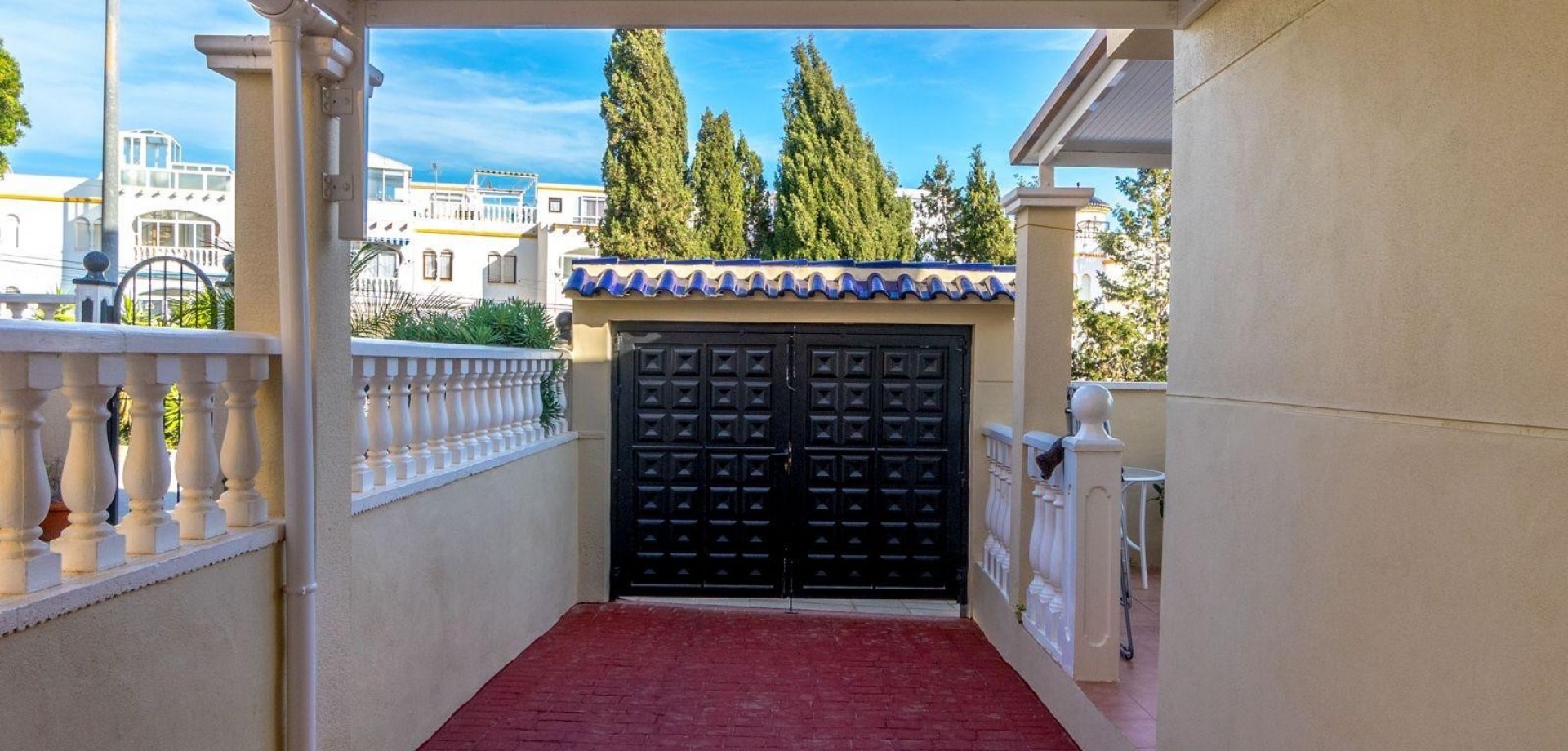 Kitchen in villa for sale in Orihuela Costa