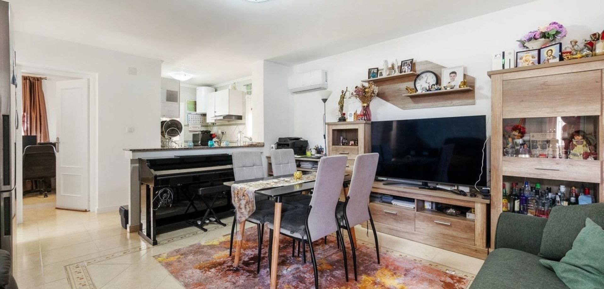 Terrace in villa for sale in Orihuela Costa