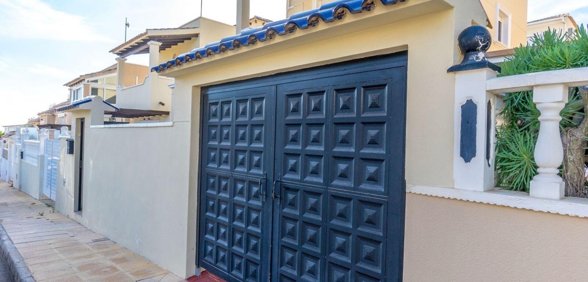 Exterior view in villa for sale in Orihuela Costa