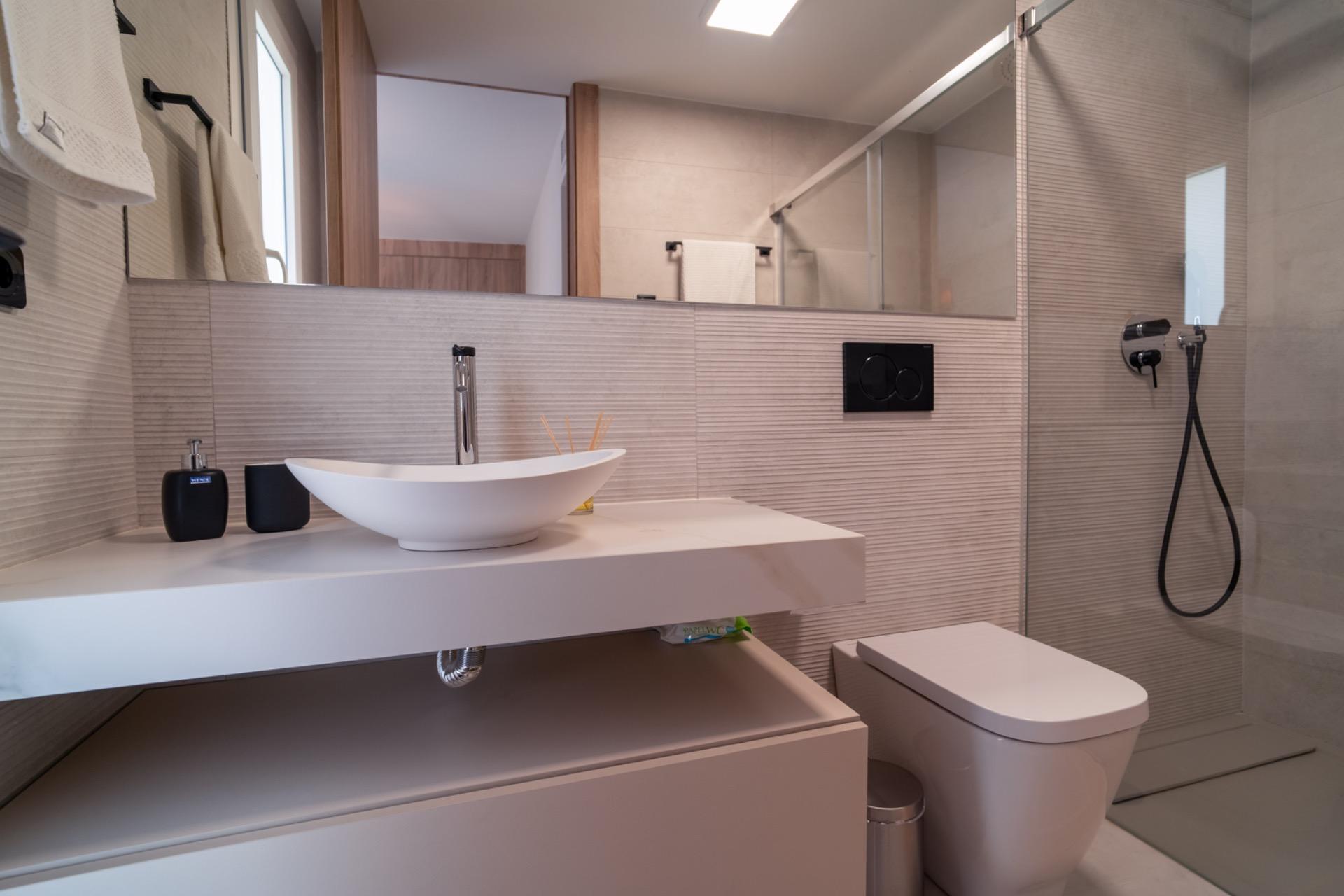 Bathroom in villa for sale in Algorfa