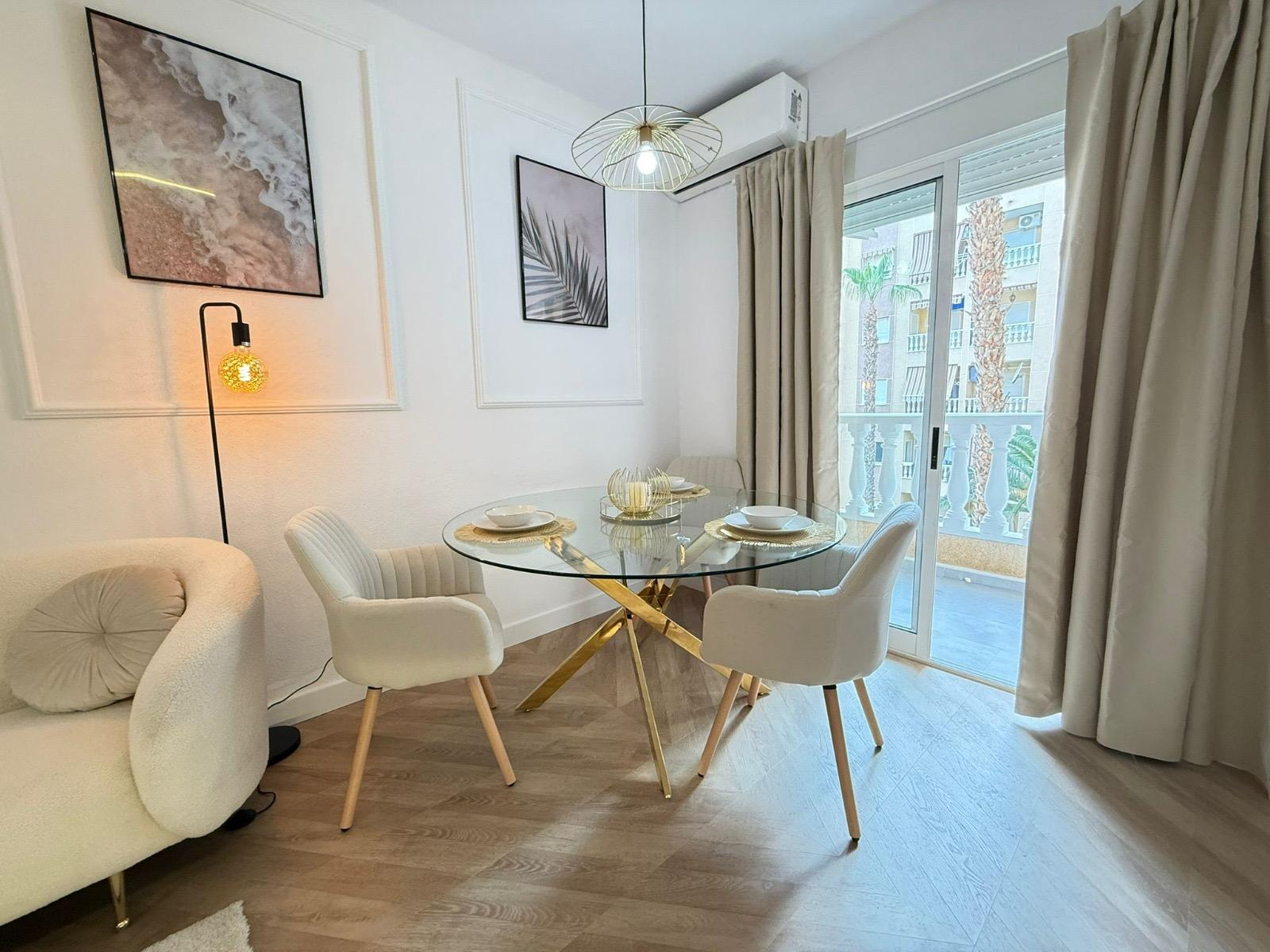 Living room in apartment for sale in Torrevieja
