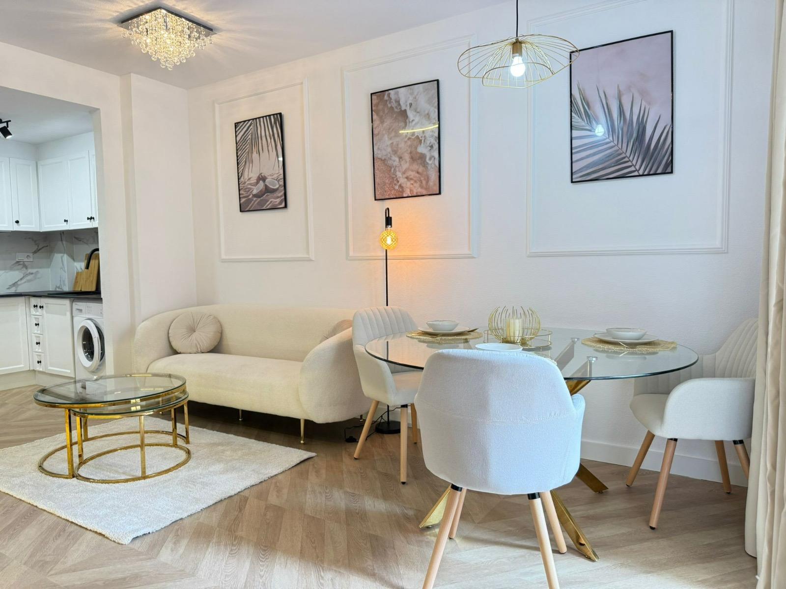 Master bedroom in apartment for sale in Torrevieja