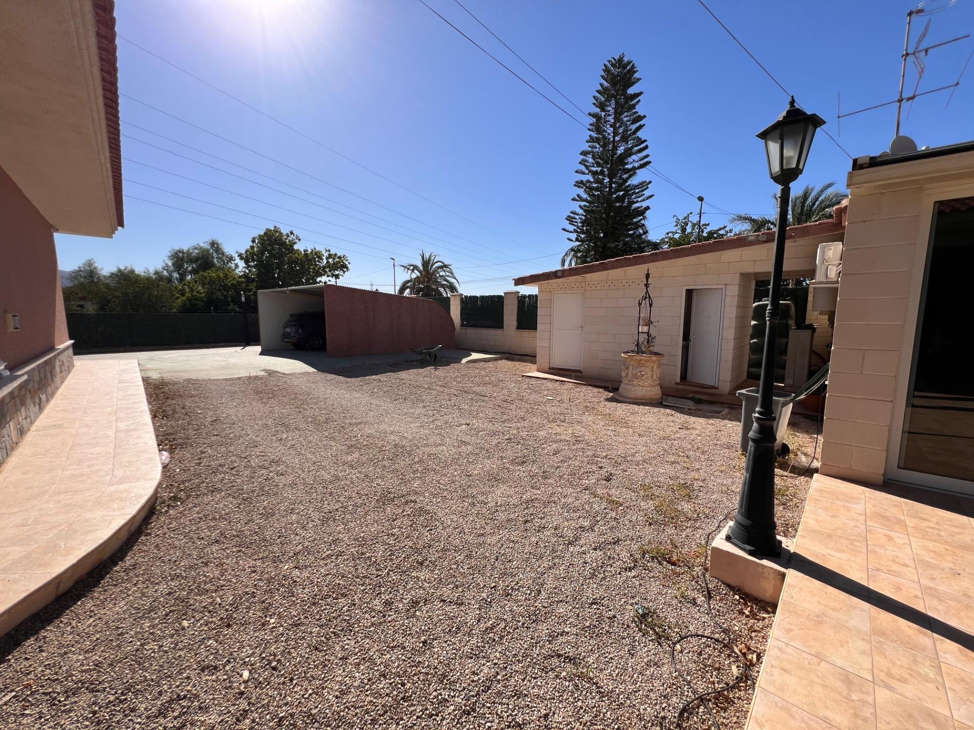 Master bedroom in villa for sale in Callosa de Segura