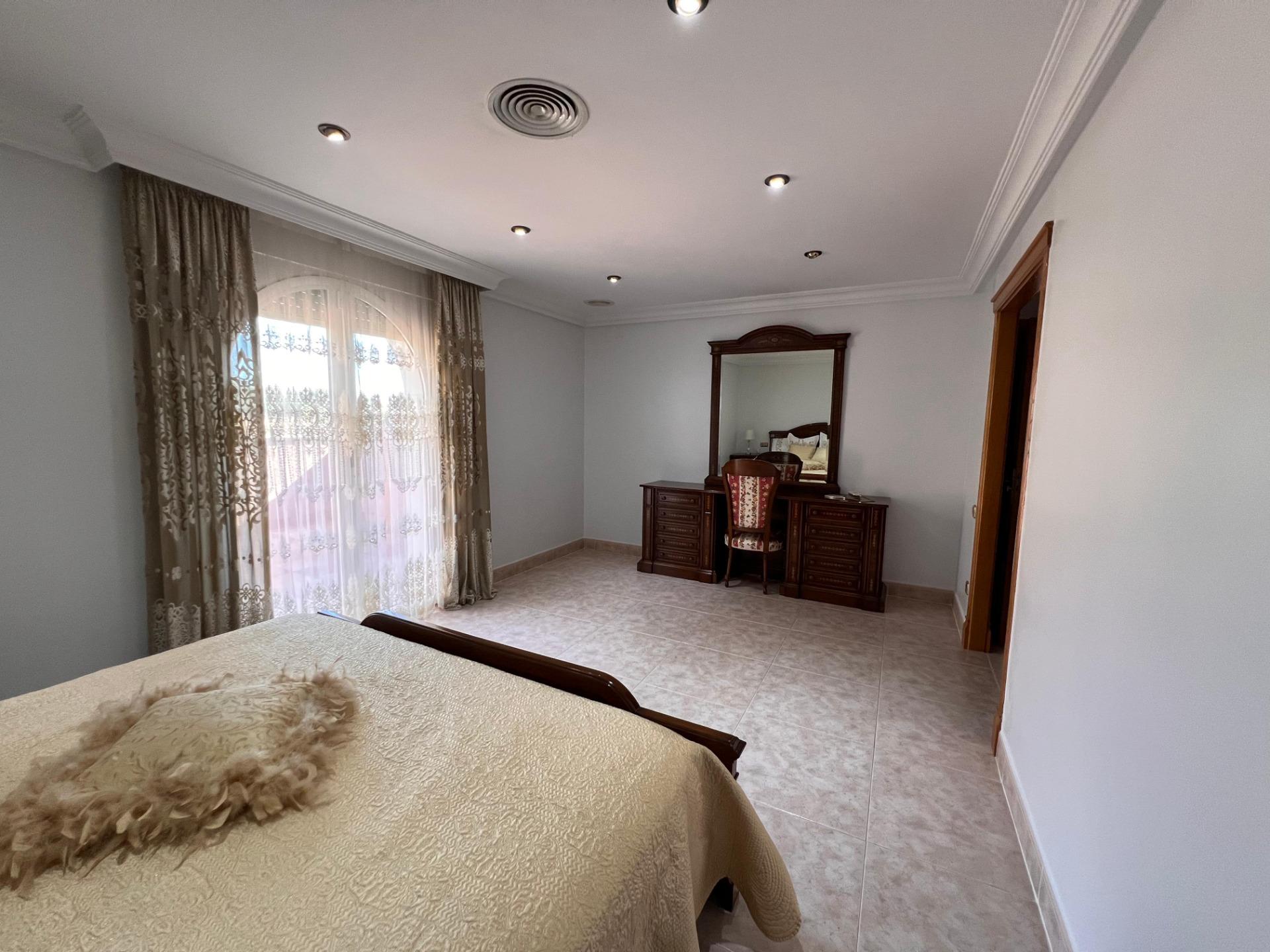 Dining area in villa for sale in Callosa de Segura