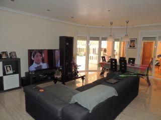 Pool area in villa for sale in Catral