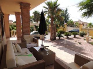 Bedroom in villa for sale in Catral