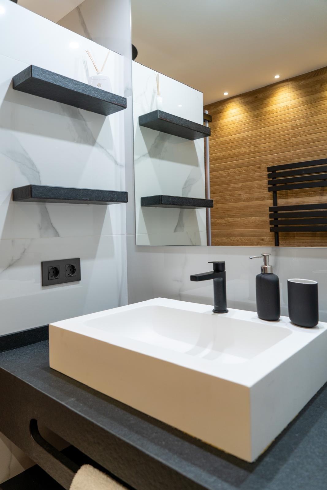 Bedroom in apartment for sale in Torrevieja