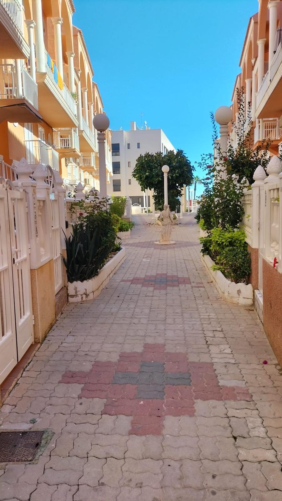 Bedroom in apartment for sale in Torrevieja
