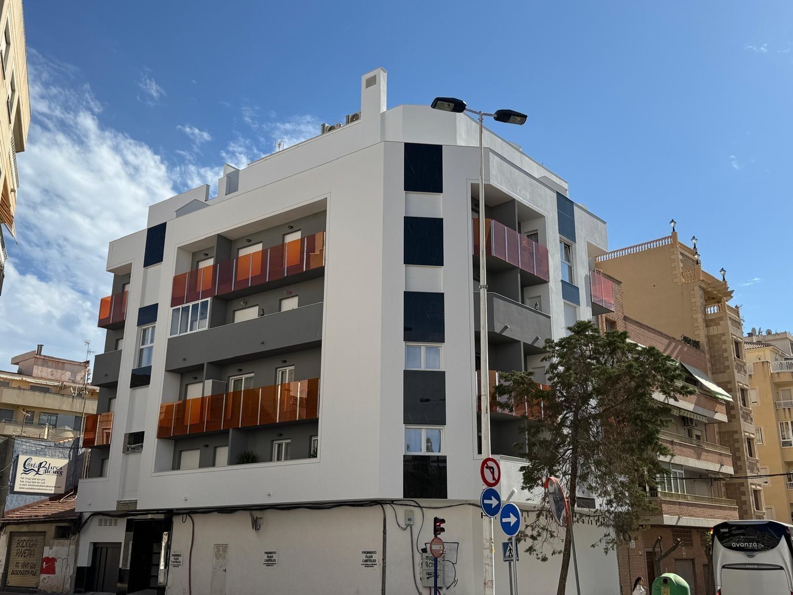 Bedroom in apartment for sale in Torrevieja