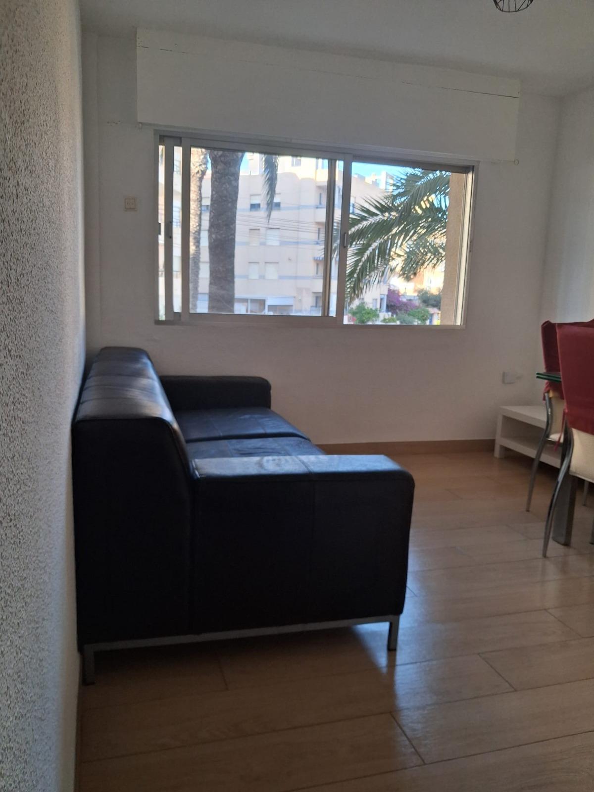 Master bedroom in apartment for sale in Guardamar del Segura