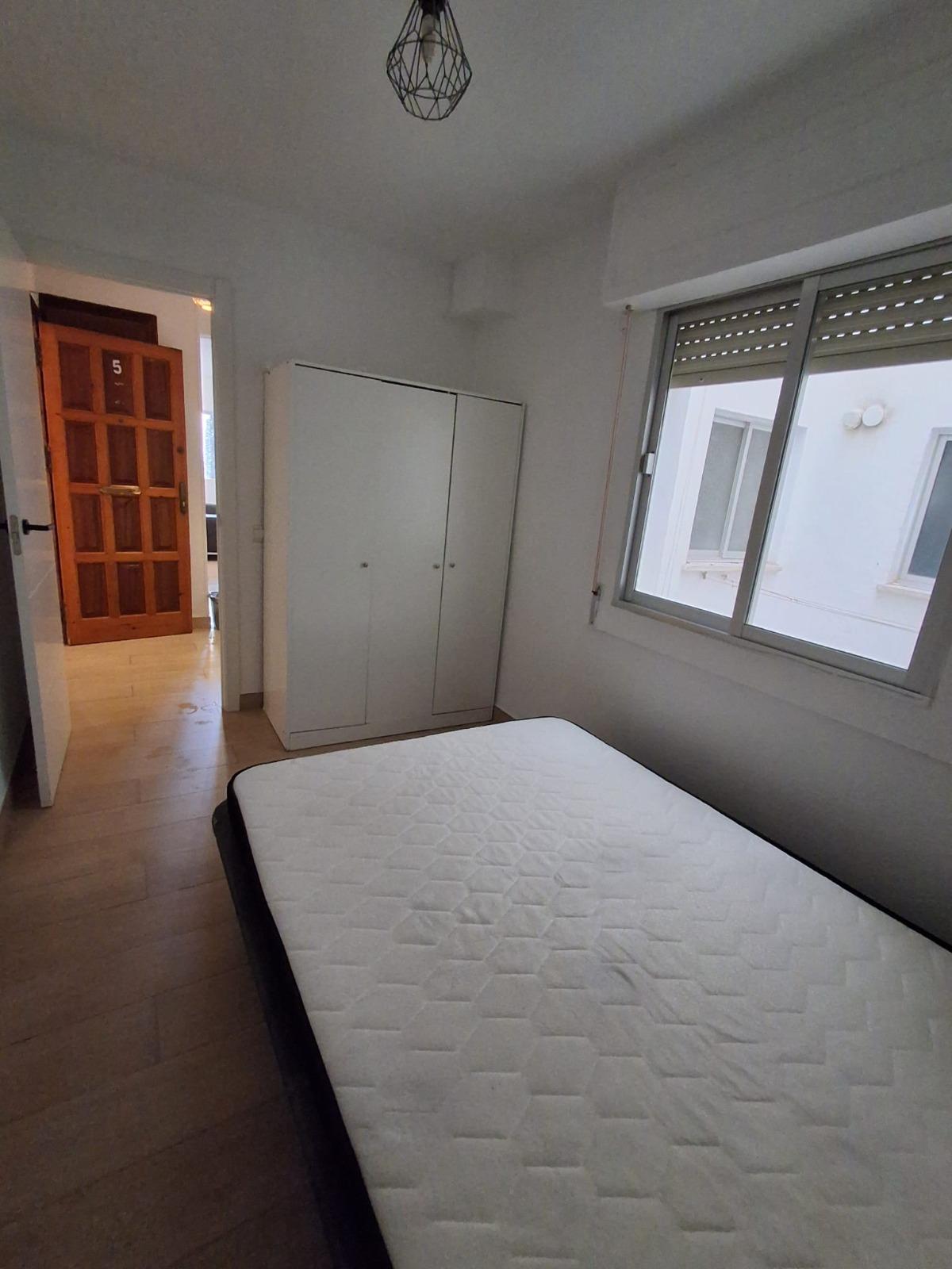 Bedroom in apartment for sale in Guardamar del Segura