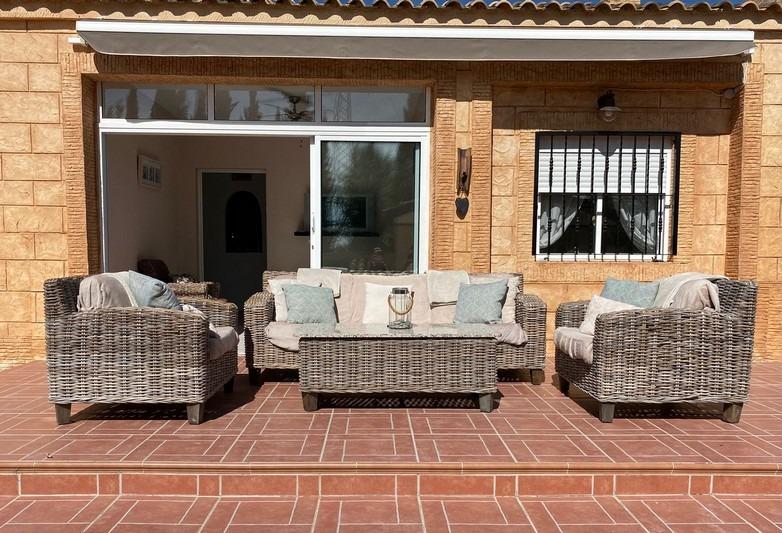 Terrace in villa for sale in Albatera