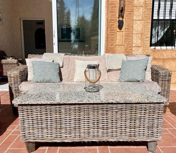 Dining area in villa for sale in Albatera
