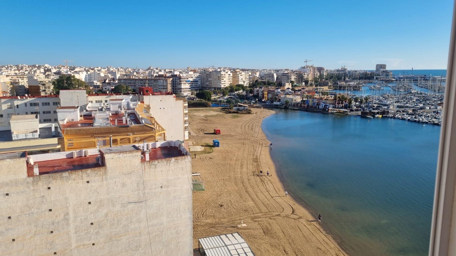 Master bedroom in penthouse for sale in Torrevieja