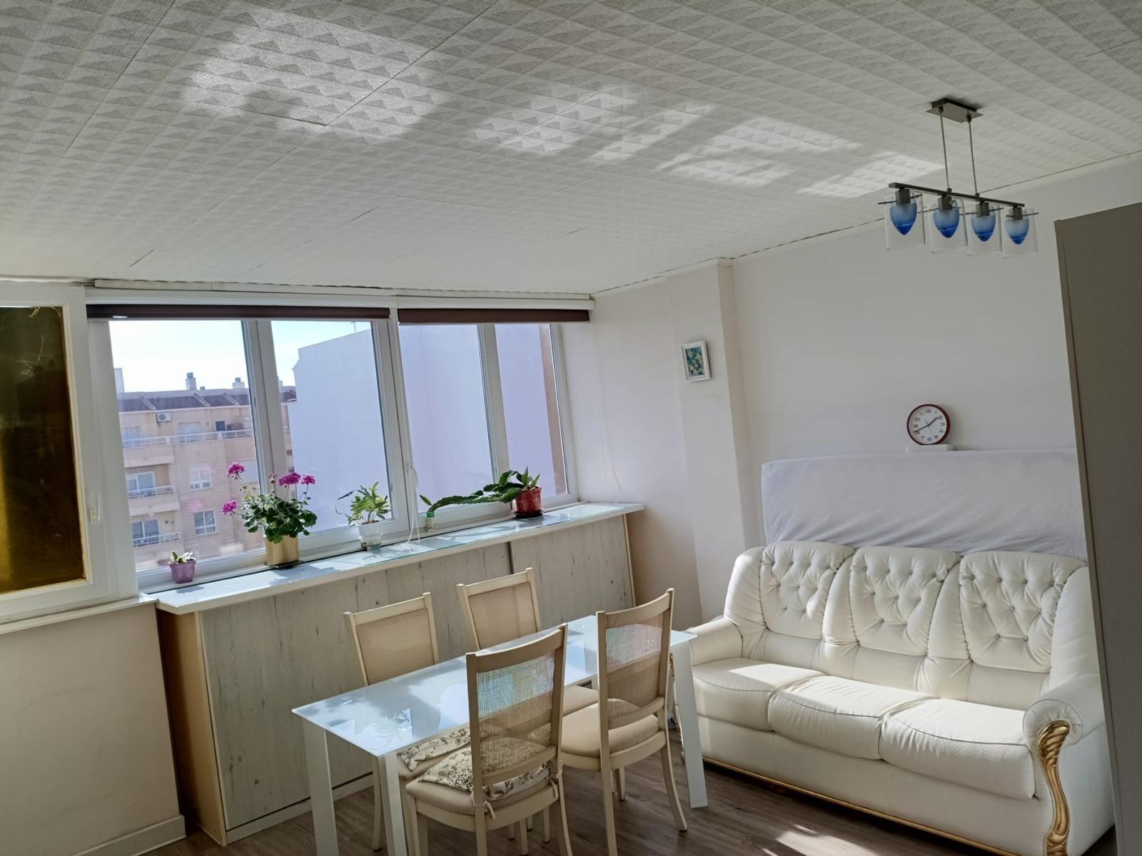 Bedroom in apartment for sale in Torrevieja