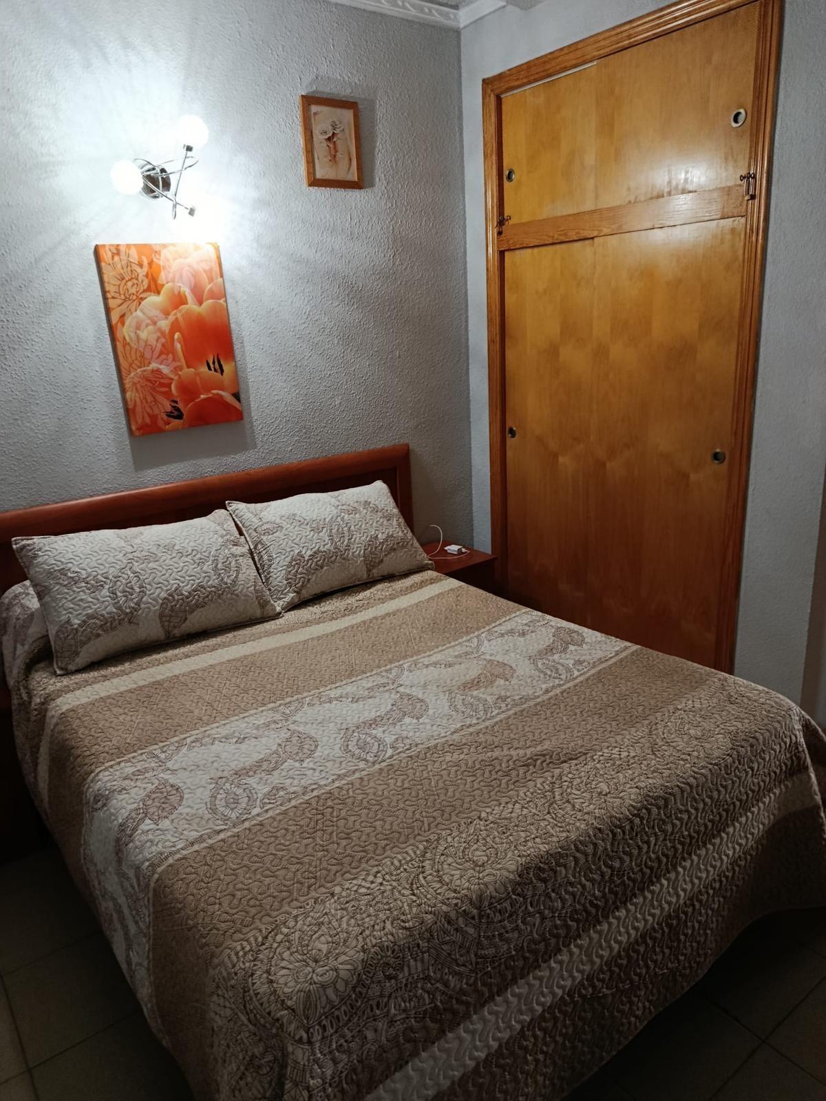We present a charming apartment in the sought-after Cabo Cervera area of Torrevieja