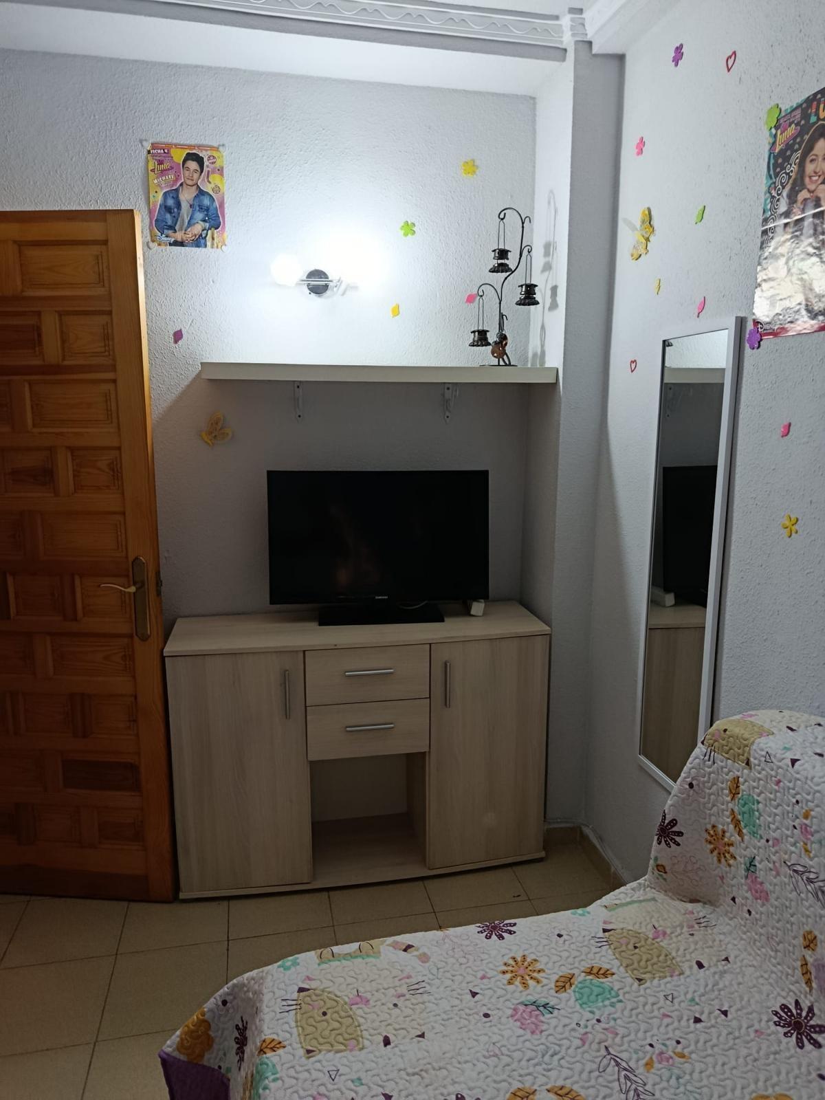 Bedroom in apartment for sale in Torrevieja