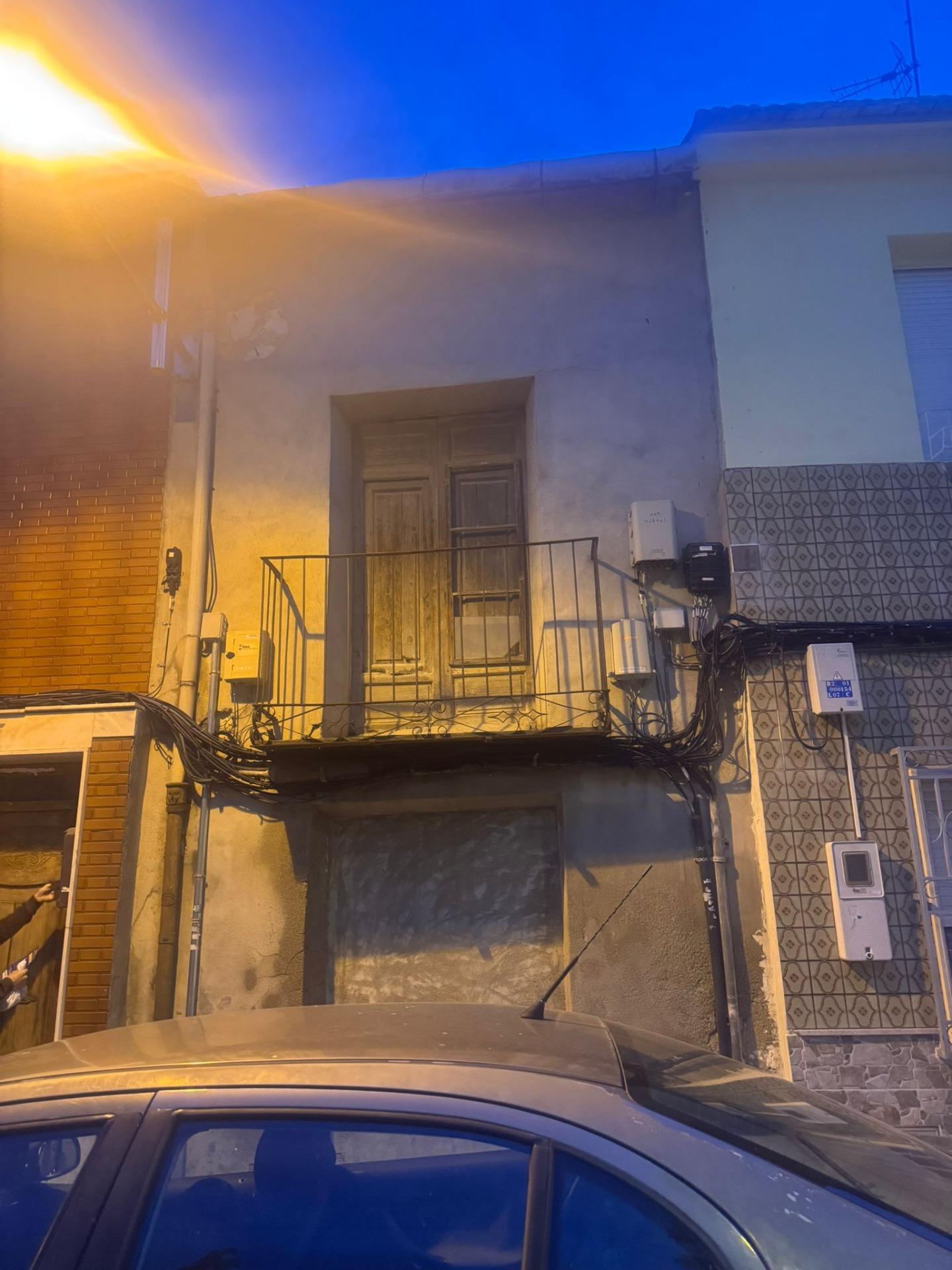 Ħafna Potenzjal: Fatturazzjoni ta’ Oħla 7 Sħun u 3 Baġien – L-Opportunità ta’ Investiment f’Orihuela